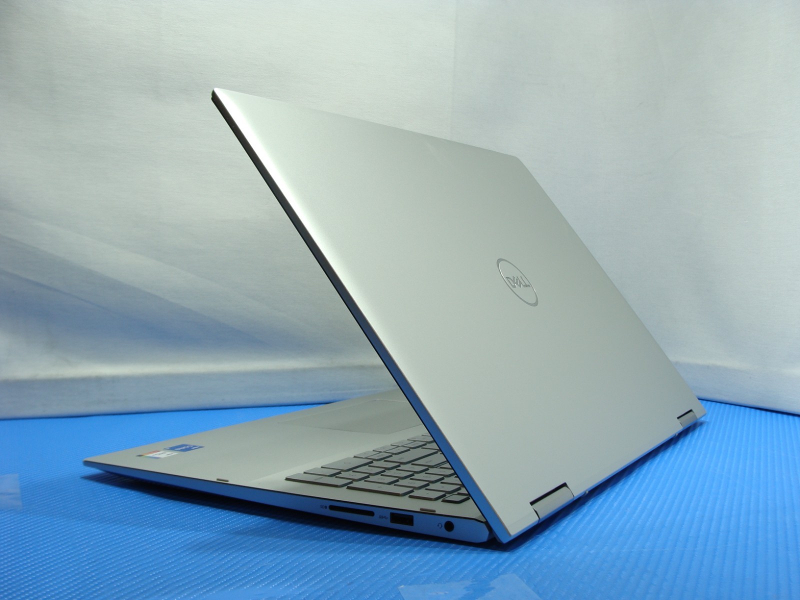 DELL INSPIRON 7706 17″QHD TOUCH 2-in-1 i5-1135G7 2.4GHz 8GB 512GB SSD Win 11Home