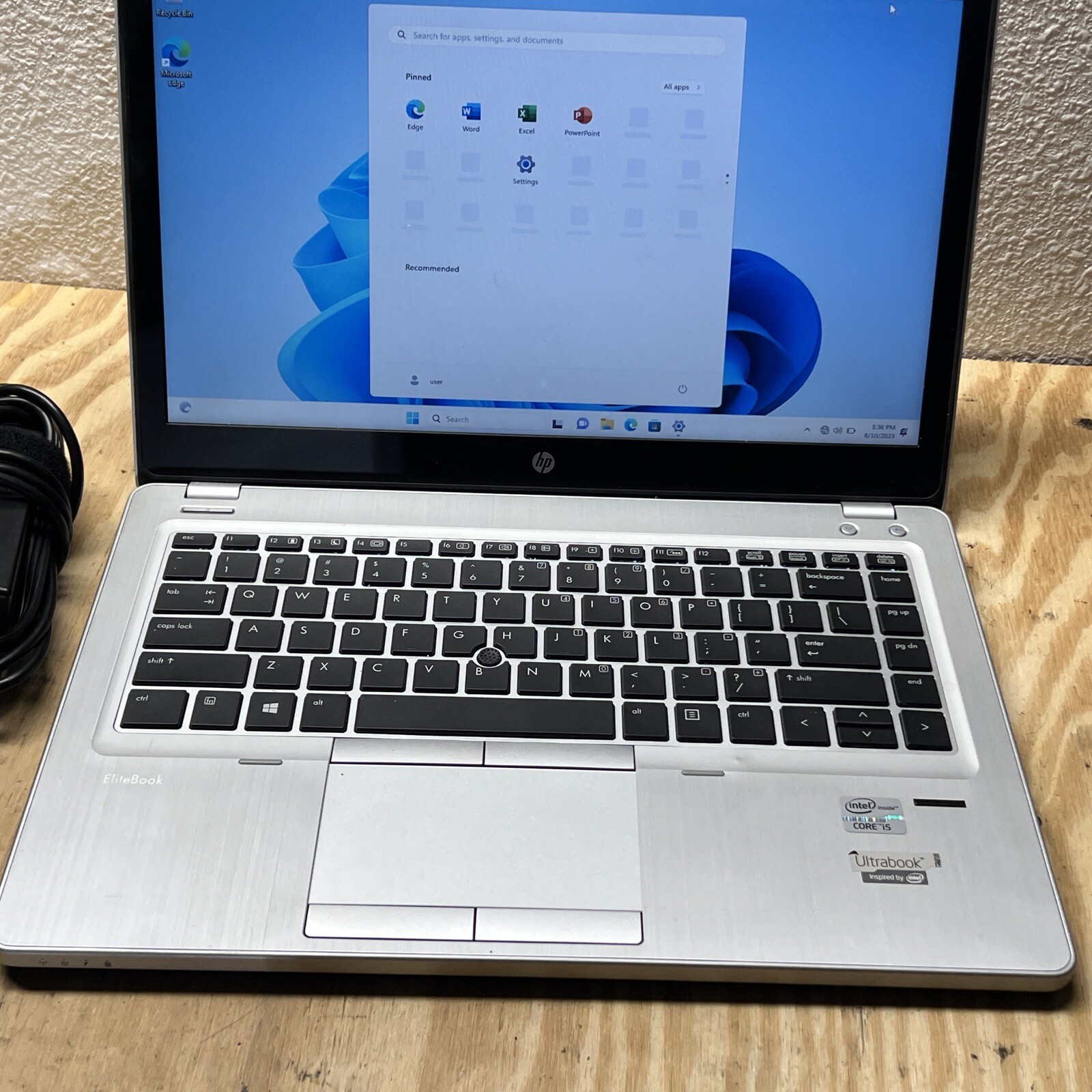HP EliteBook Folio 9470m i5-3337U 1.8GHz 8GB Ram, 256GB SSD Win 11Pro, Webcam.