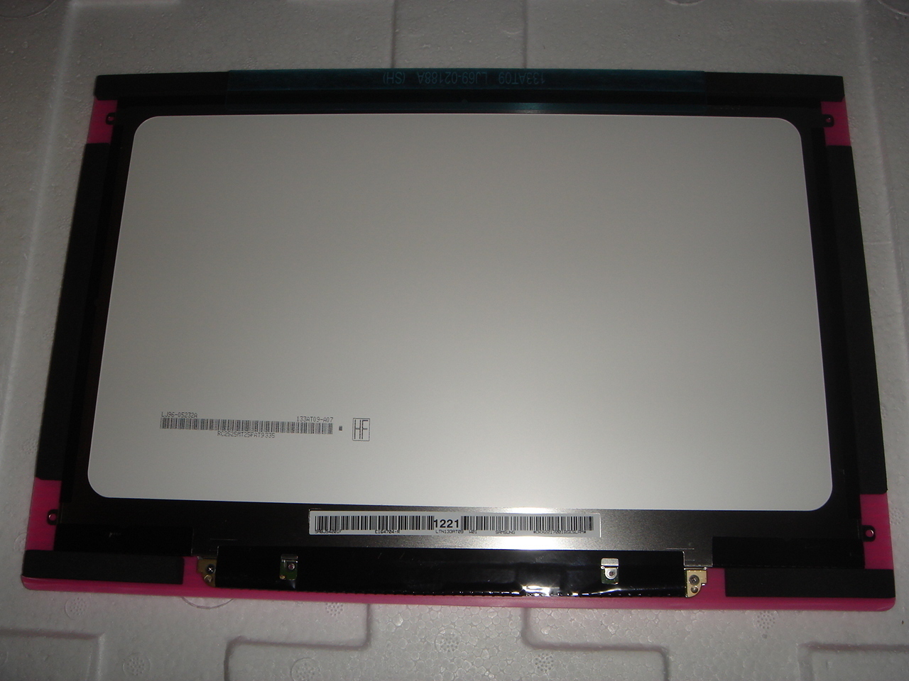 LED screen tile 13.3′ 13.3” LTN133AT09-G02 screen display in France