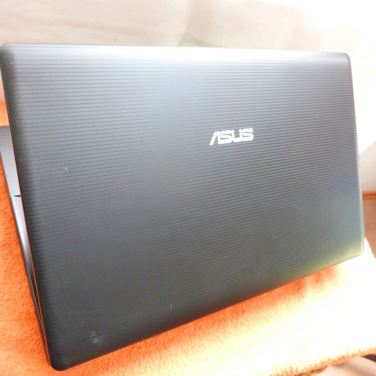 Asus K95 18 inch cinema monster FULLHD l 2TB SSD HDD Windows 11 l 16GB RAM…