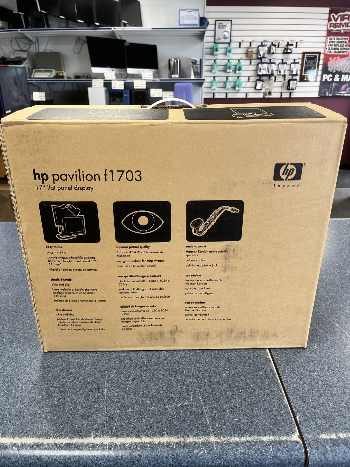 hp pavilion f1703 USED IN BOX Vintage monitor