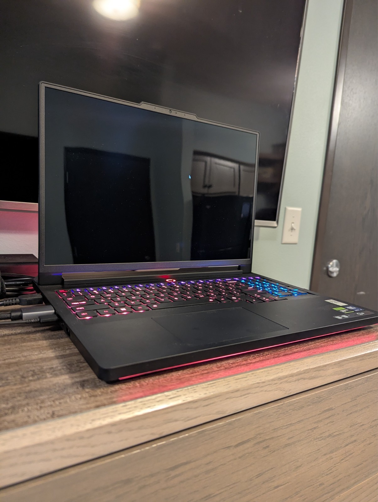 Legion Pro 7i RTX 5090 32GB 16″ OLED Intel Core Ultra 9 275HX
