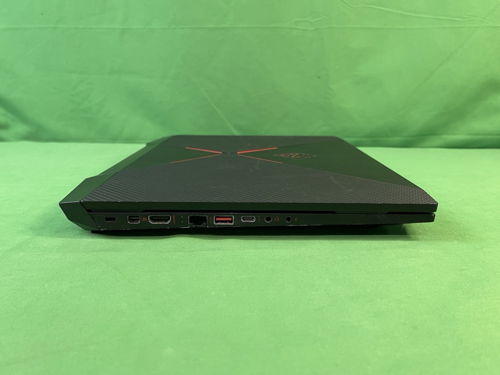HP Omen Gaming Laptop Intel i7-7700HQ, GTX 1050 4GB, 8GB Ram, 512GB SSD, Win 10