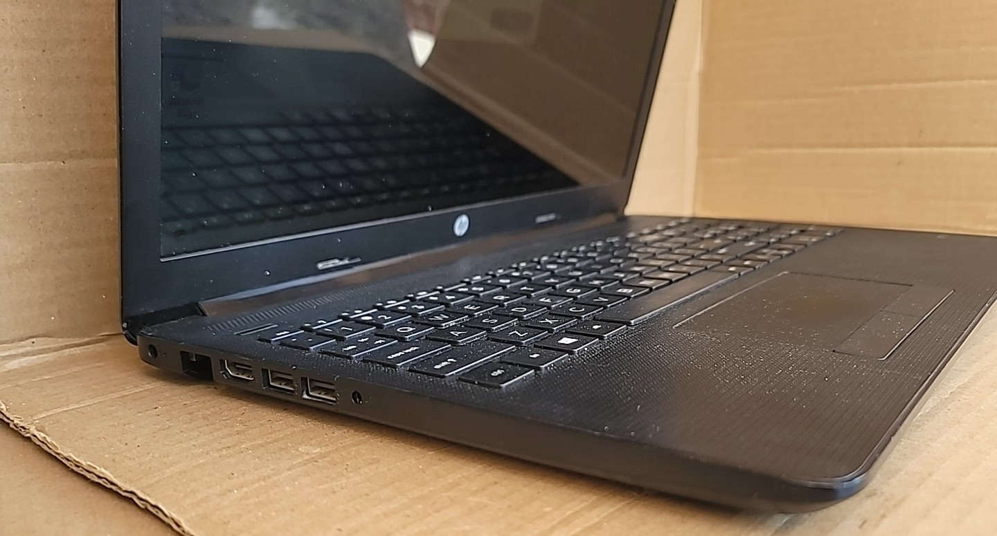 HP 15-db0xxx 14″ AMD A6-9225 Radeon R4 2.6GHz, 4GB RAM, 160GB HDD, Windows11 Pro