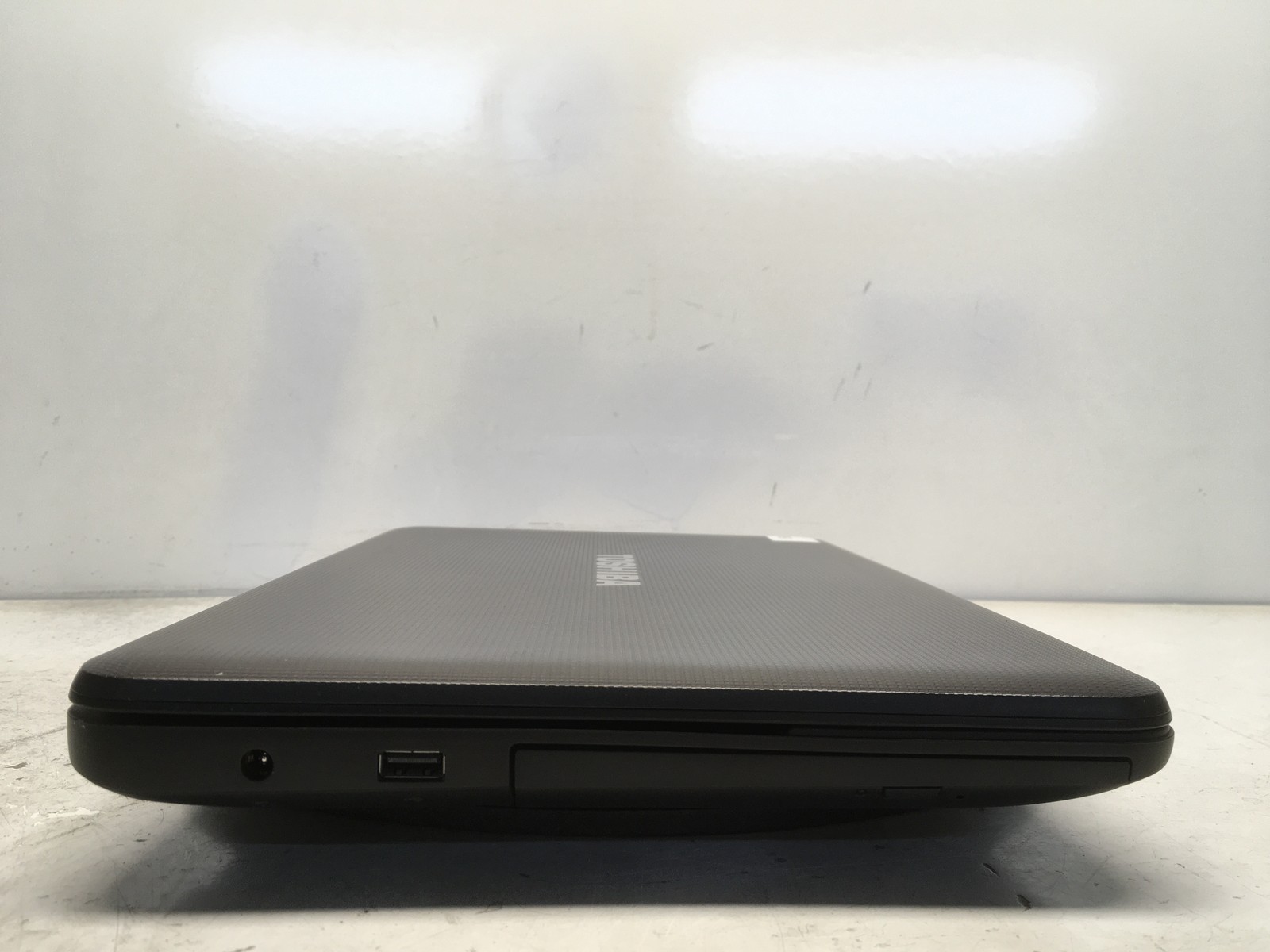 Toshiba Satellite C855D-S5229 AMD Dual-Core E1-1200 No RAM NO HDD No Batt