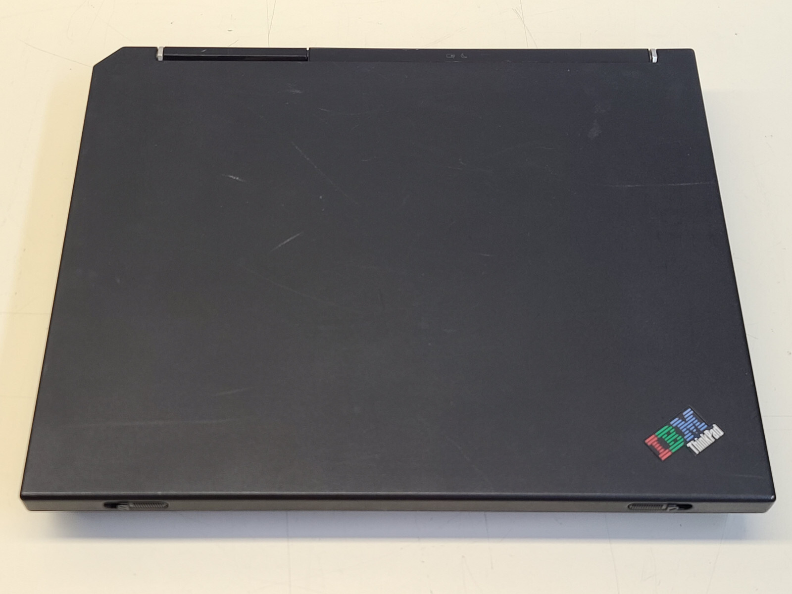 IBM Thinkpad R31 14.1″ Pentium 3 1000 + 384MB + 20GB Windows 98SE + DOCK TESTED