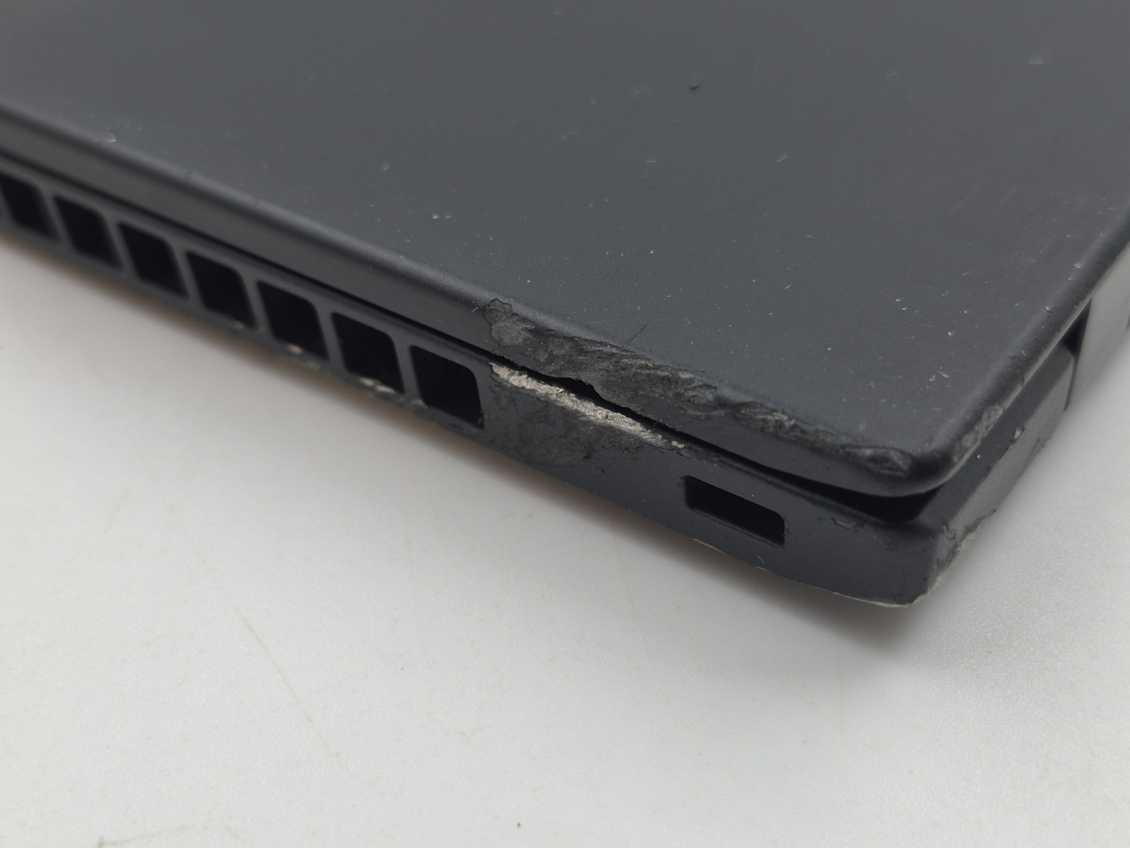 FOR PARTS Lenovo ThinkPad X1 Carbon Gen 8 i5-10310U 1.70GHz 8GB RAM No SSD/OS