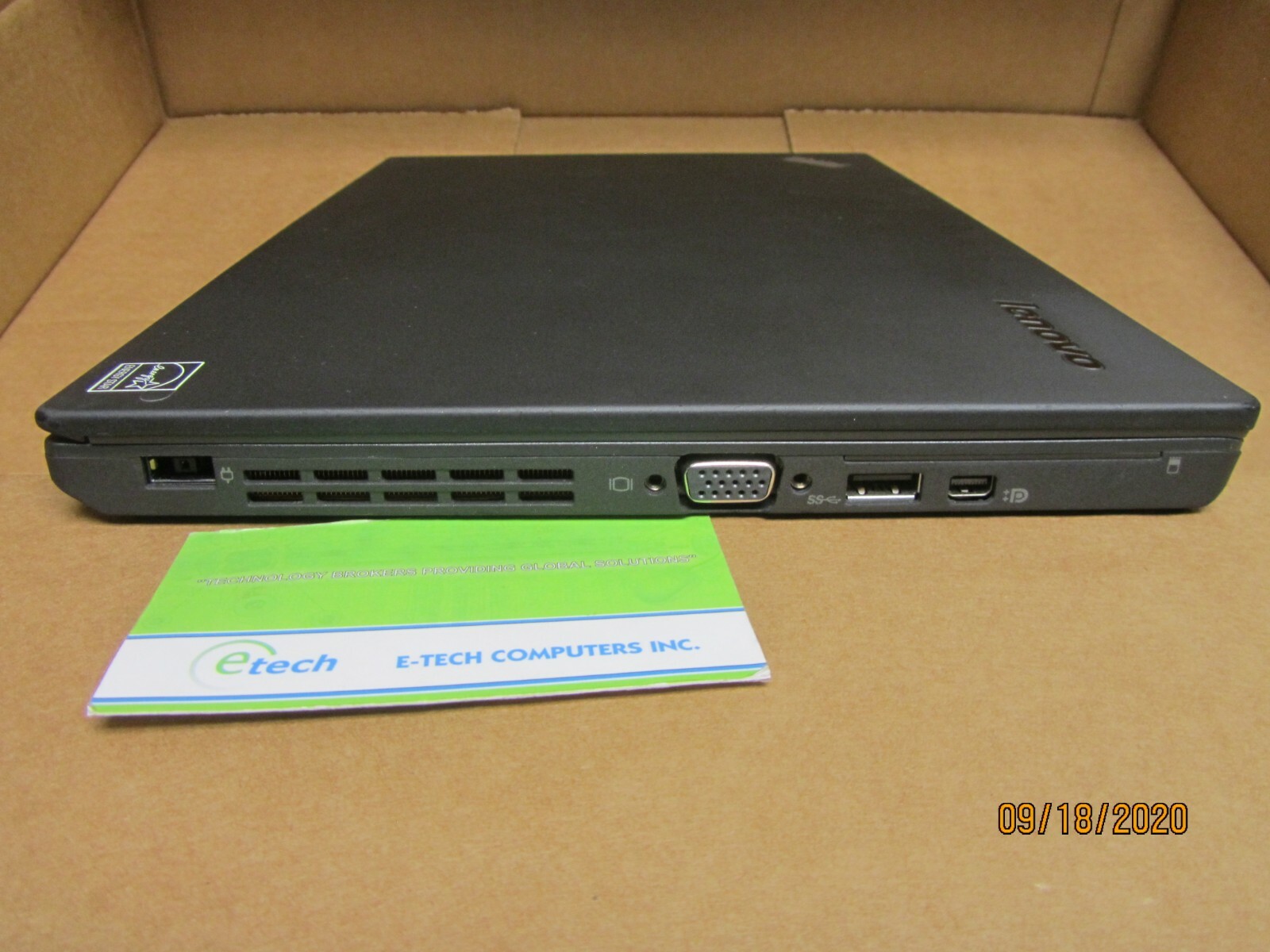 20AMS32U0H ThinkPad x240 i7-4600U 8GB 128GB SSD 12.5″ HD 1366×768 Win10 Pro