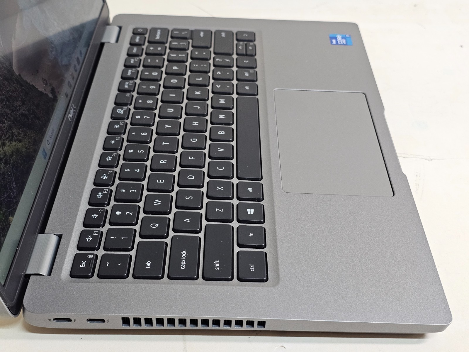 Dell Latitude 5421 Laptop – 2.5 GHz i7-11850H 16GB 512GB SSD Webcam 14″