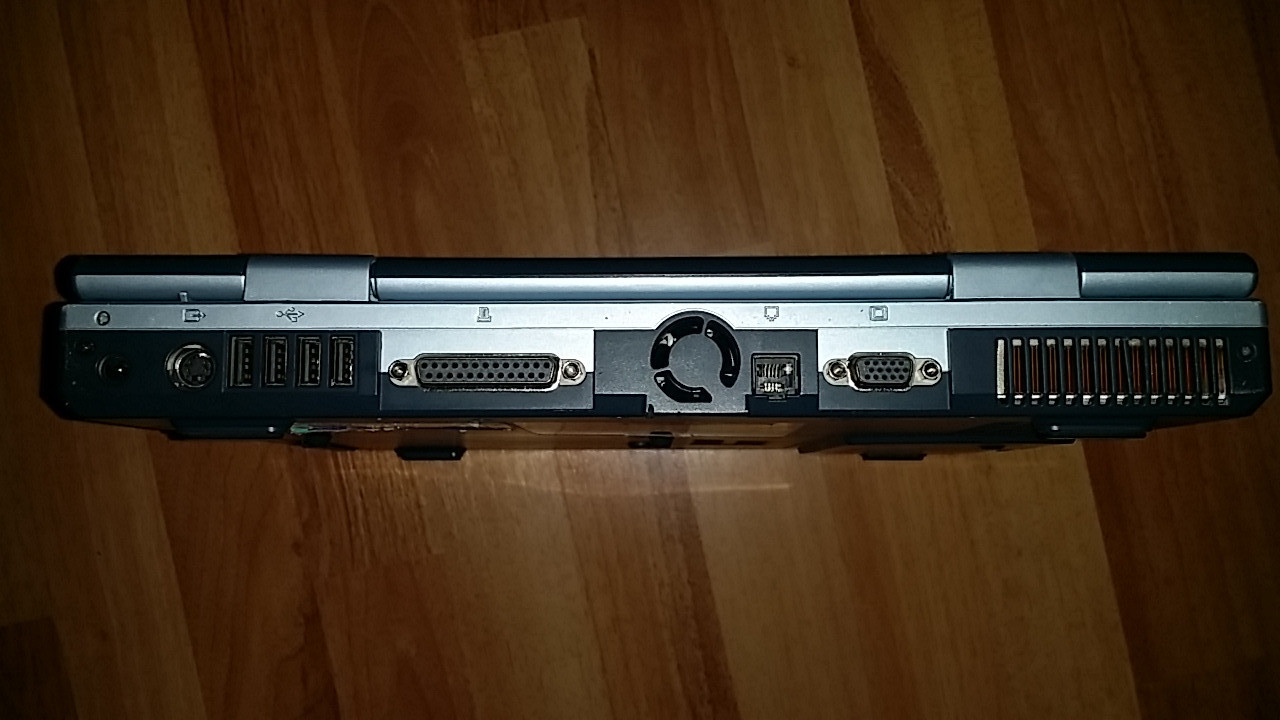 Terra 3000 – Windows XP Laptop – Model 8375 – Retro