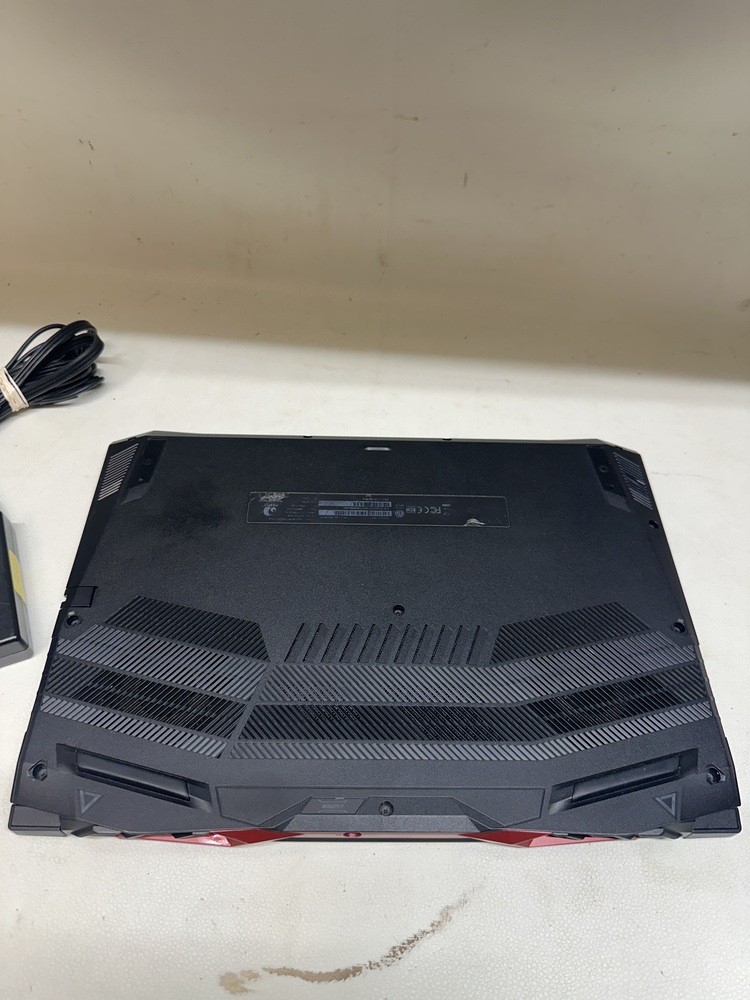 ACER AN515-57 15.6″ GAMING LAPTOP W/ CHARGER