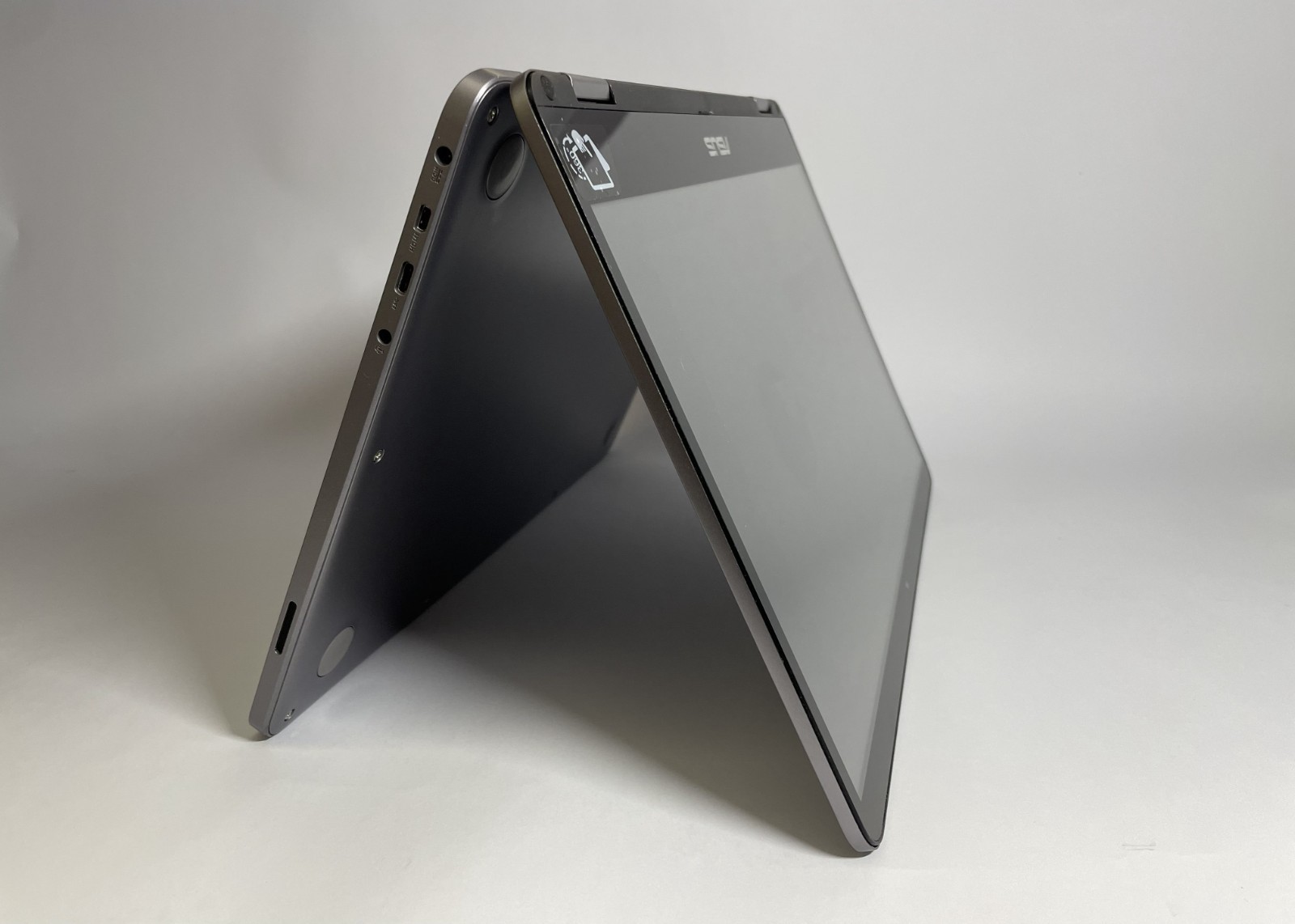 Asus VivoBook Flip 14 J401M Celeron N4000 1.10GHz 4GB, 64GB Convertible 2-in-1