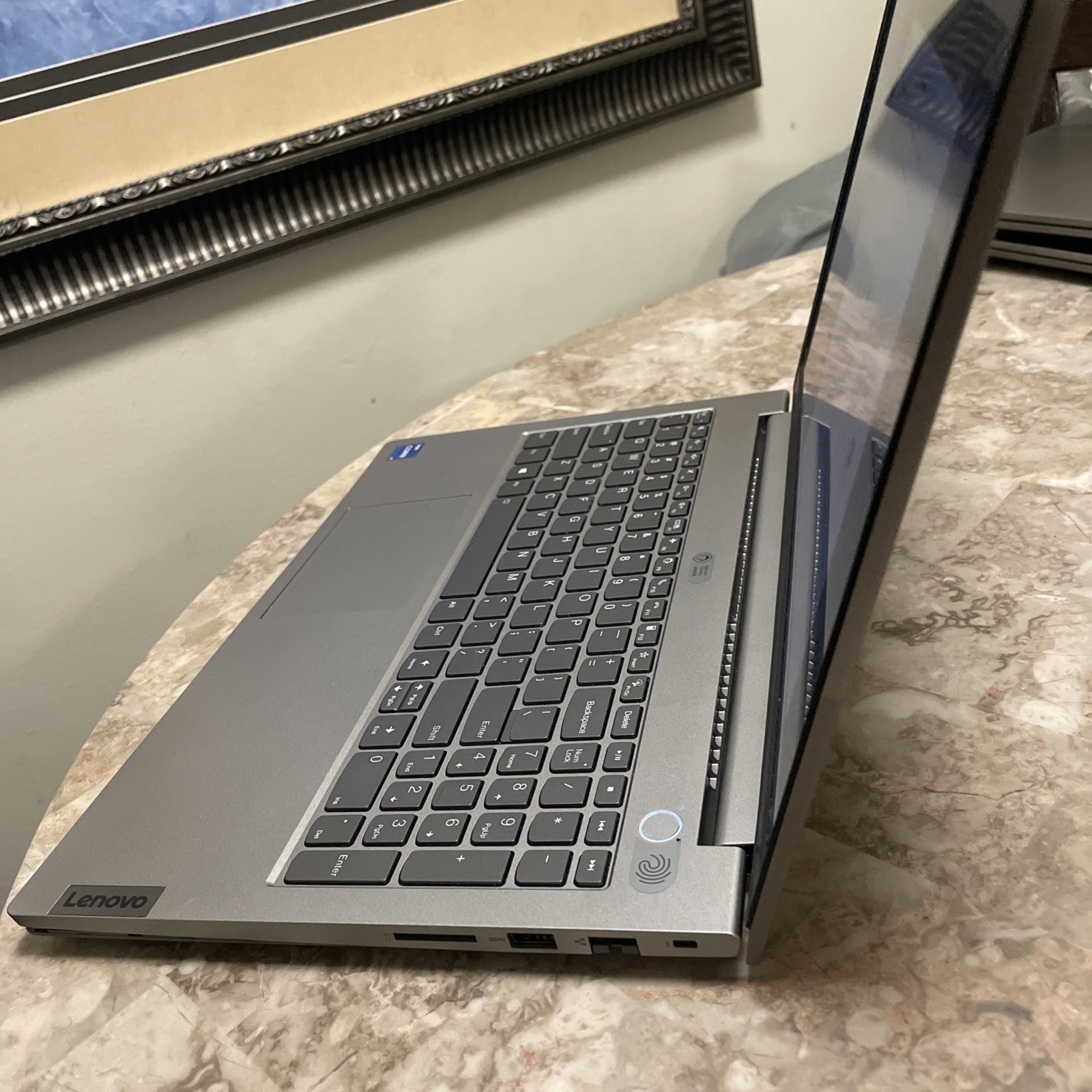 Lenovo Thinkbook 15 G2, Intel Core i7-1165G7 @ 2.8GHz, 8GB RAM,250 SSD/win11