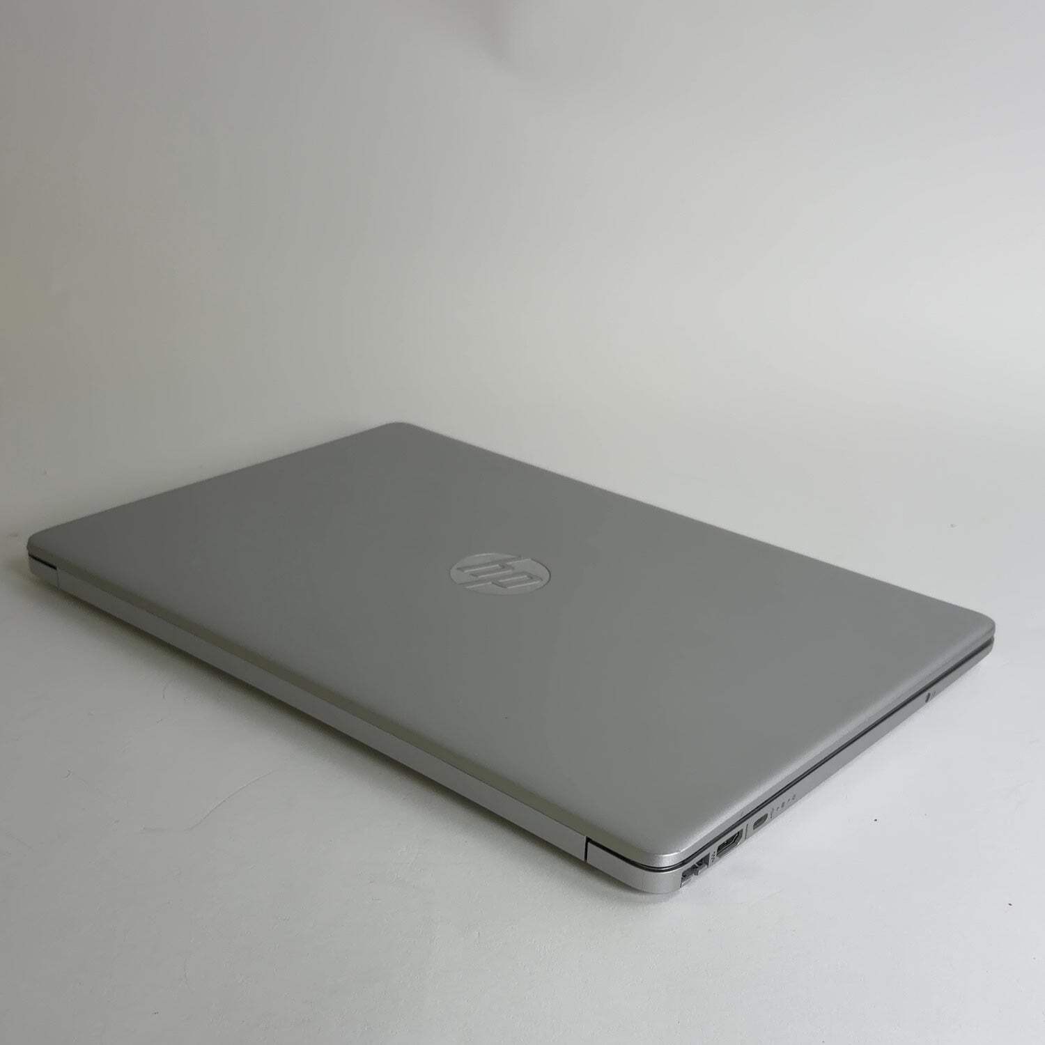 HP 15-dw3033dx 15-DW3033DX 15.6″ i3-1115G4 3.0GHz 8GB RAM 256GB SSD