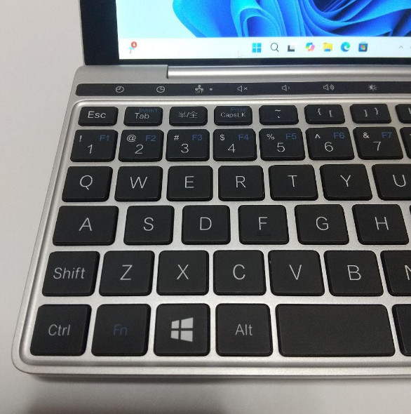 GPD Pocket 2 GPD Pocket2 m3-7Y30 8GB/128GB Windows10 Home Portable PC Used Japan