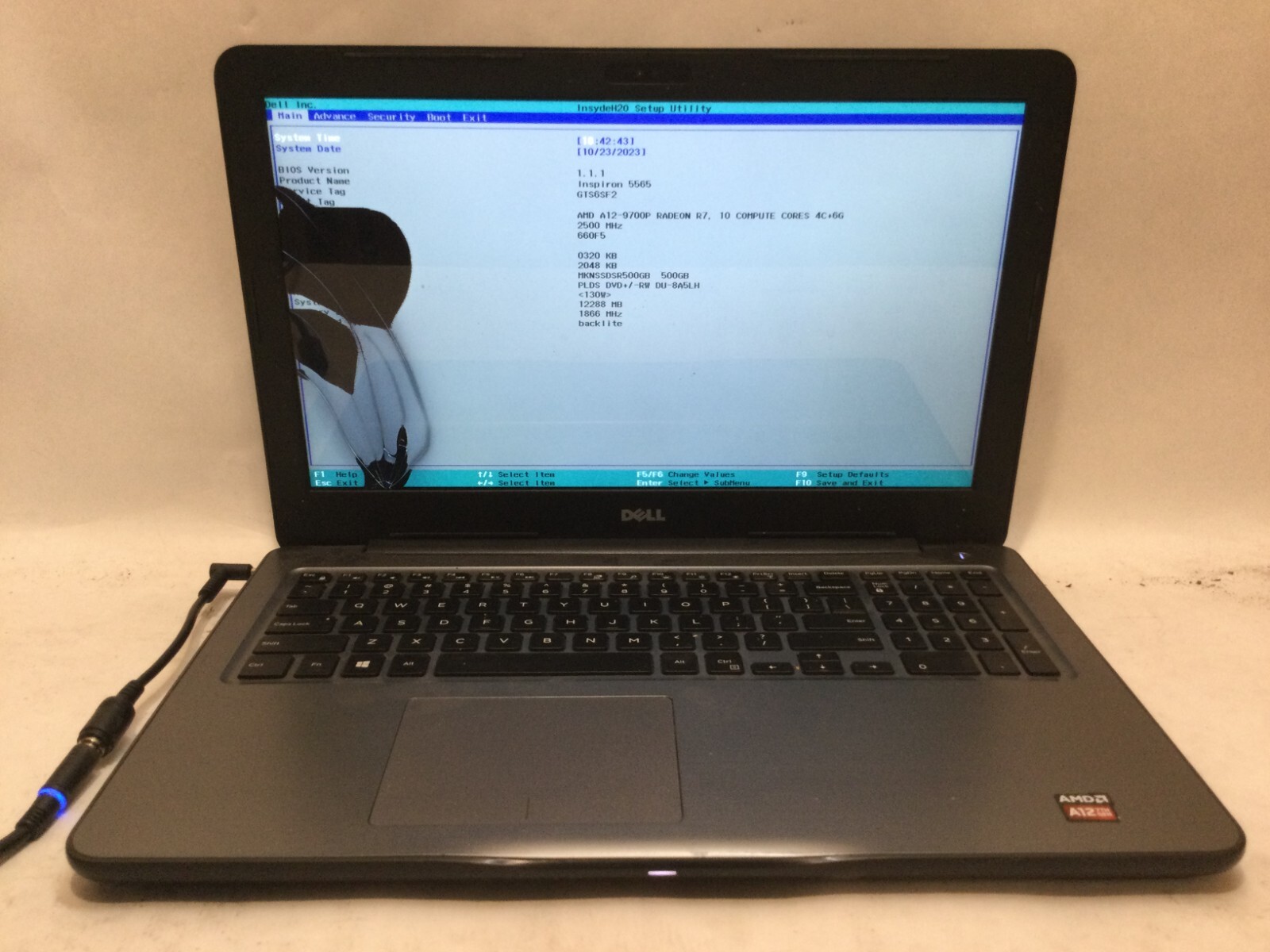 Dell Inspiron 5565 15.6″ / AMD A12-9700P R7 @ 2.50GHz / (CRACKED!) MR