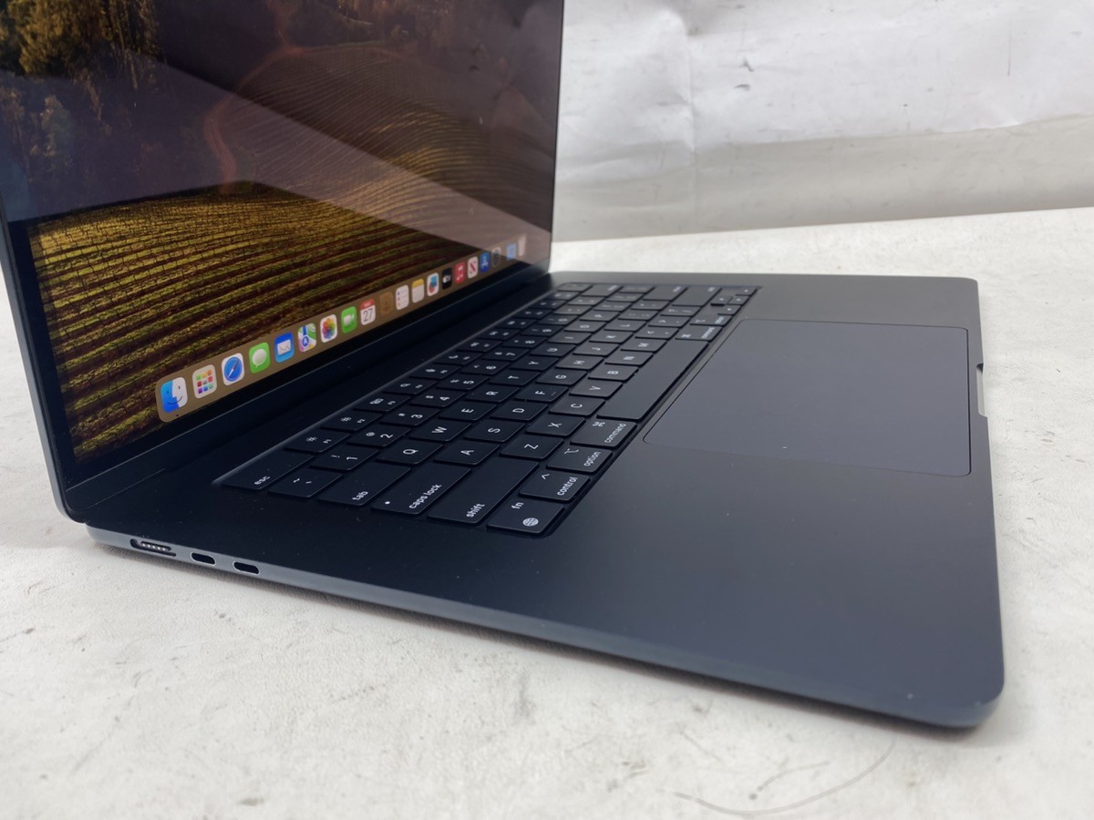 Apple MacBook Air 15″ M2 2TB/24GB Laptop Model: A2941 (CMP125869)