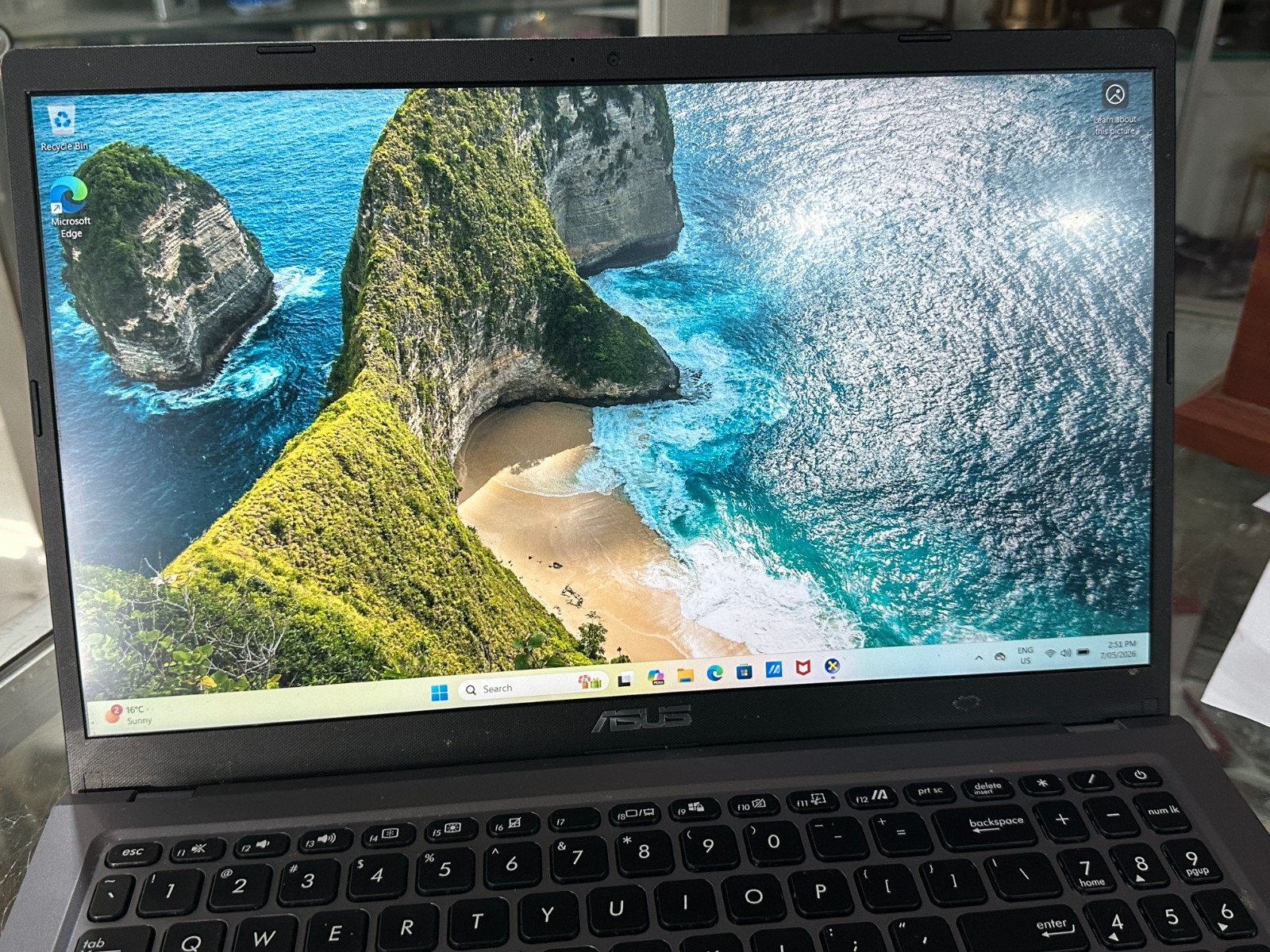 ASUS VIVOBOOK X515EA / WINDOWS 11 PRO , 512GB SSD 8 GB RAM / 11TH GEN I5-1135G7