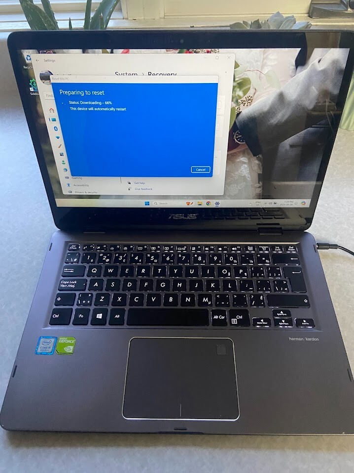 Used but still works good, Gray 2in1 Asus Zenbook Flip UX461FN.