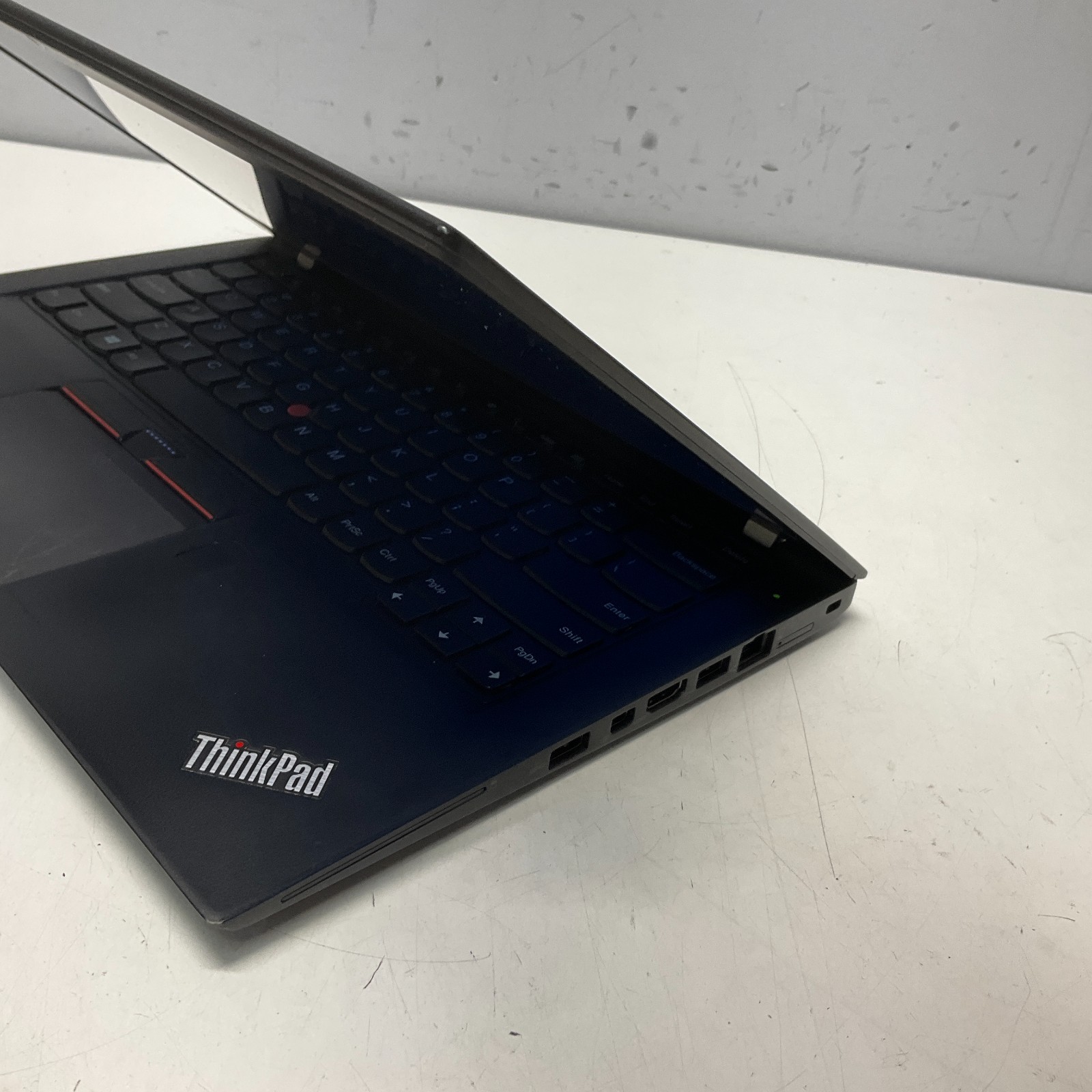 Lenovo ThinkPad T460s | 14.1″ | Core i5-6200U | 4GB RAM | 256GB SSD Win 10 Pro