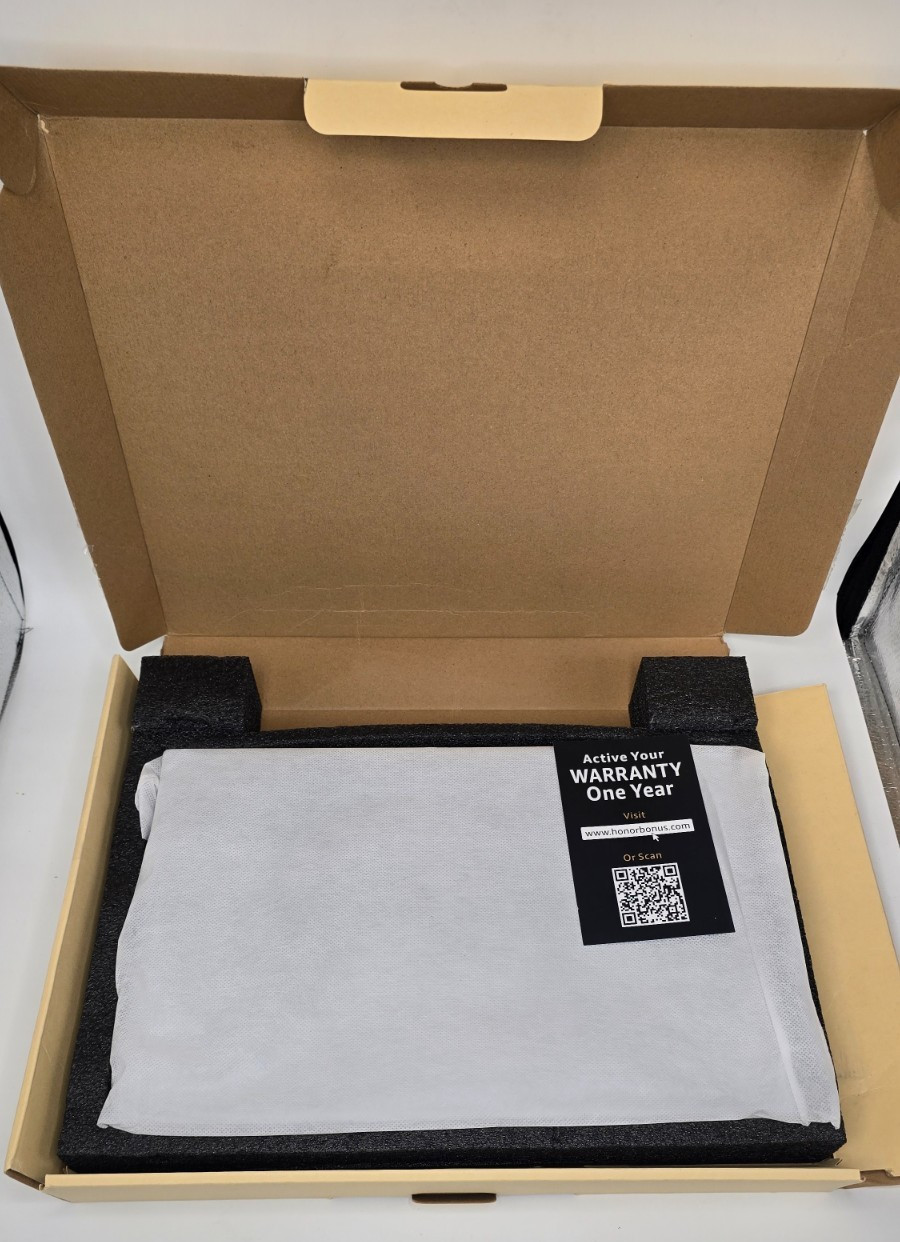 RIANIFEL 15.6″ Laptop Computer 256GB/16GB RAM Silver, Intel *New, No Charger*