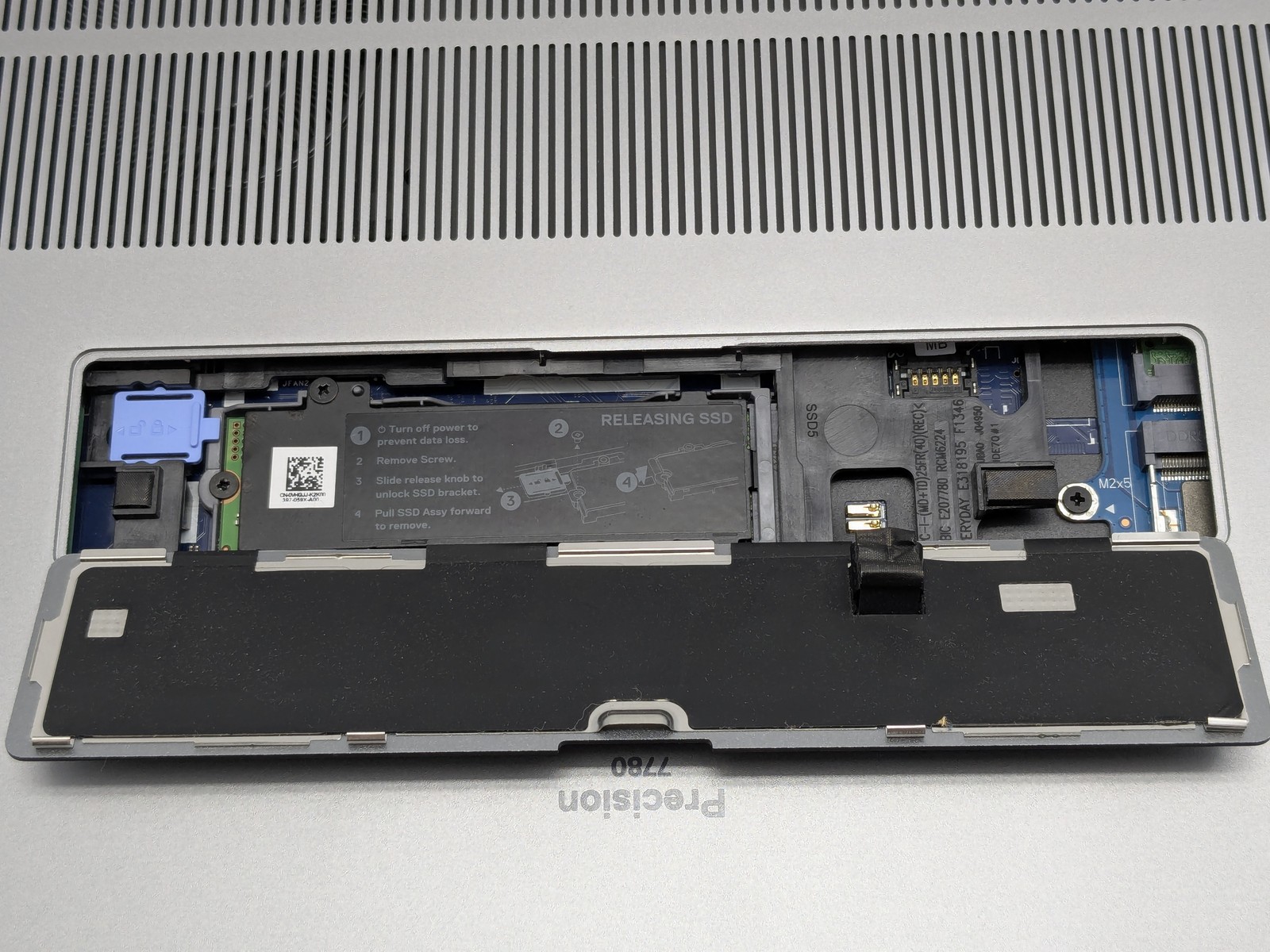 Dell Precision 7780 17.3″ i7-13850HX 32GB DDR5 1TB+3.64TB SSD RTX 4000 Ada W11H