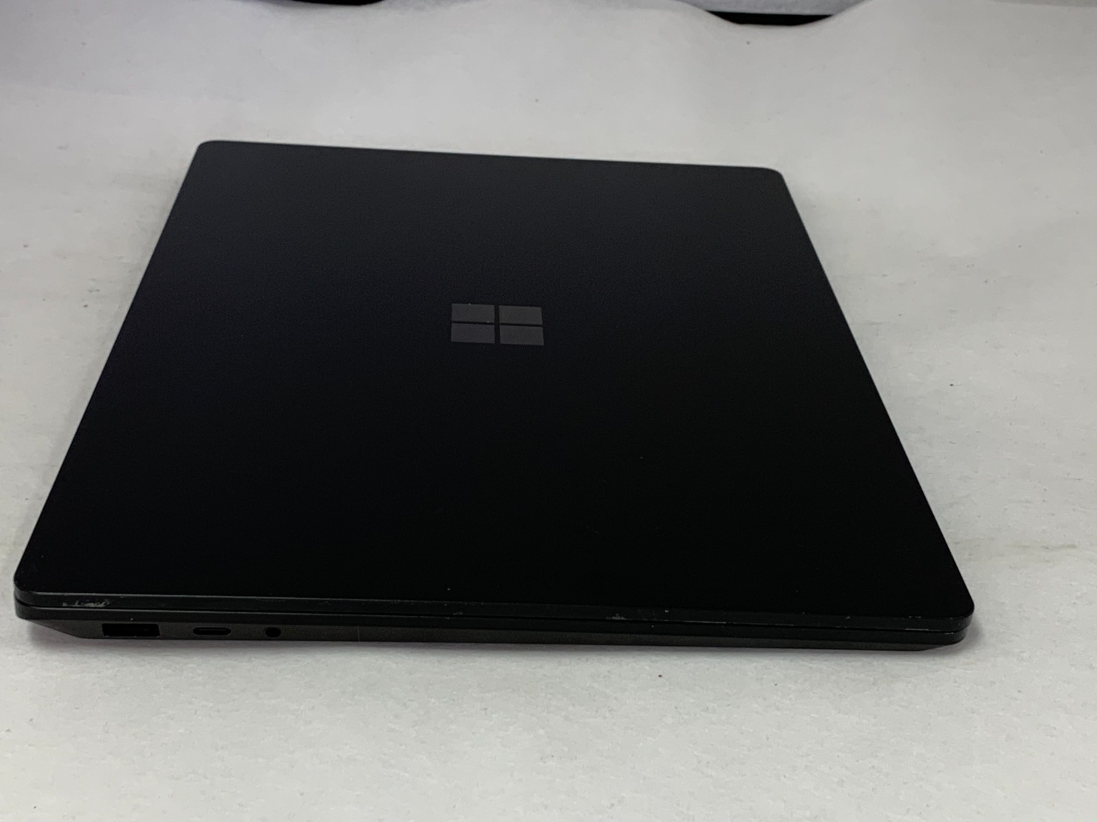 Microsoft Surface Laptop 5 1951 13.5″ i7-1255U 2.60GHz 16GB RAM 512GB SSD W11P