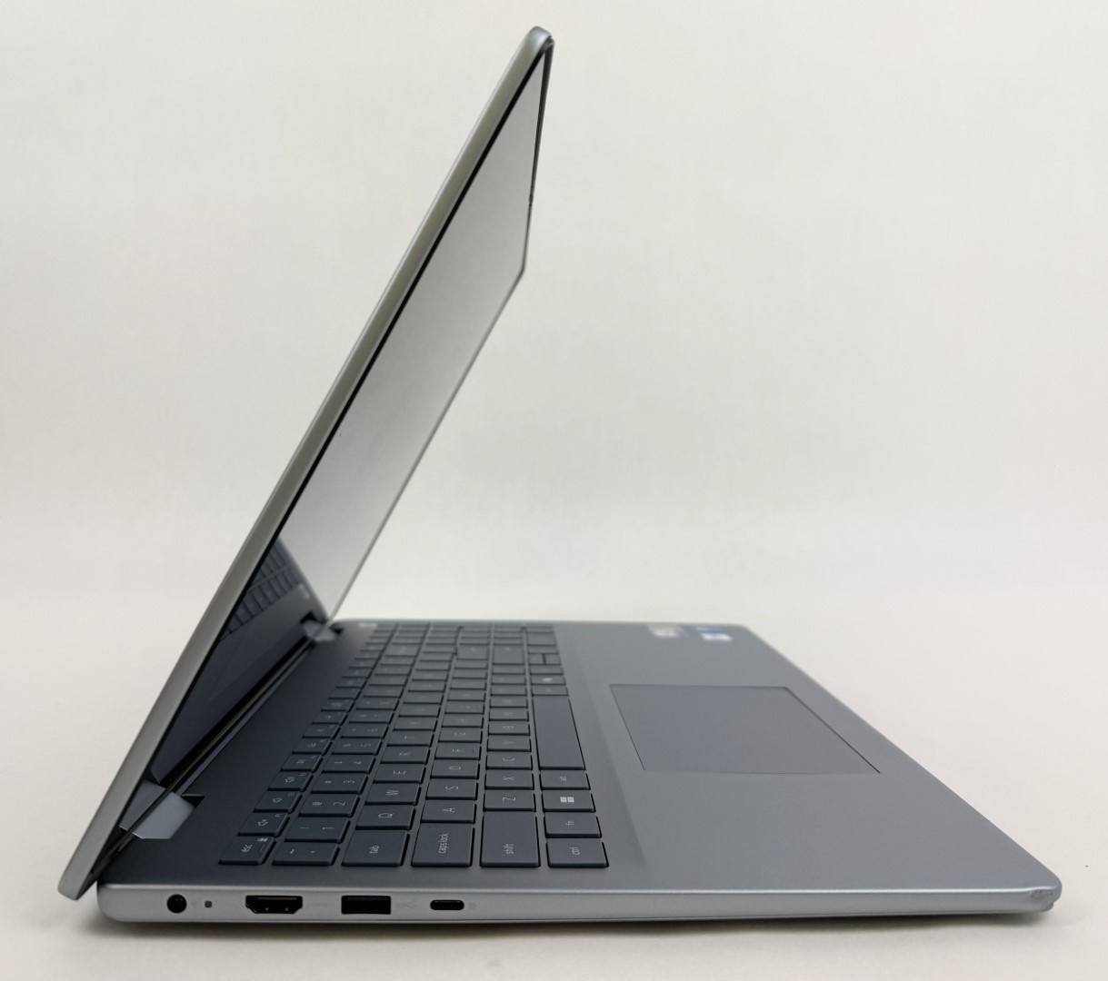 Dell Inspiron 5640 16″ 1920×1200 Touch Core 7 150U 32GB 1TB SSD W11H – Dents