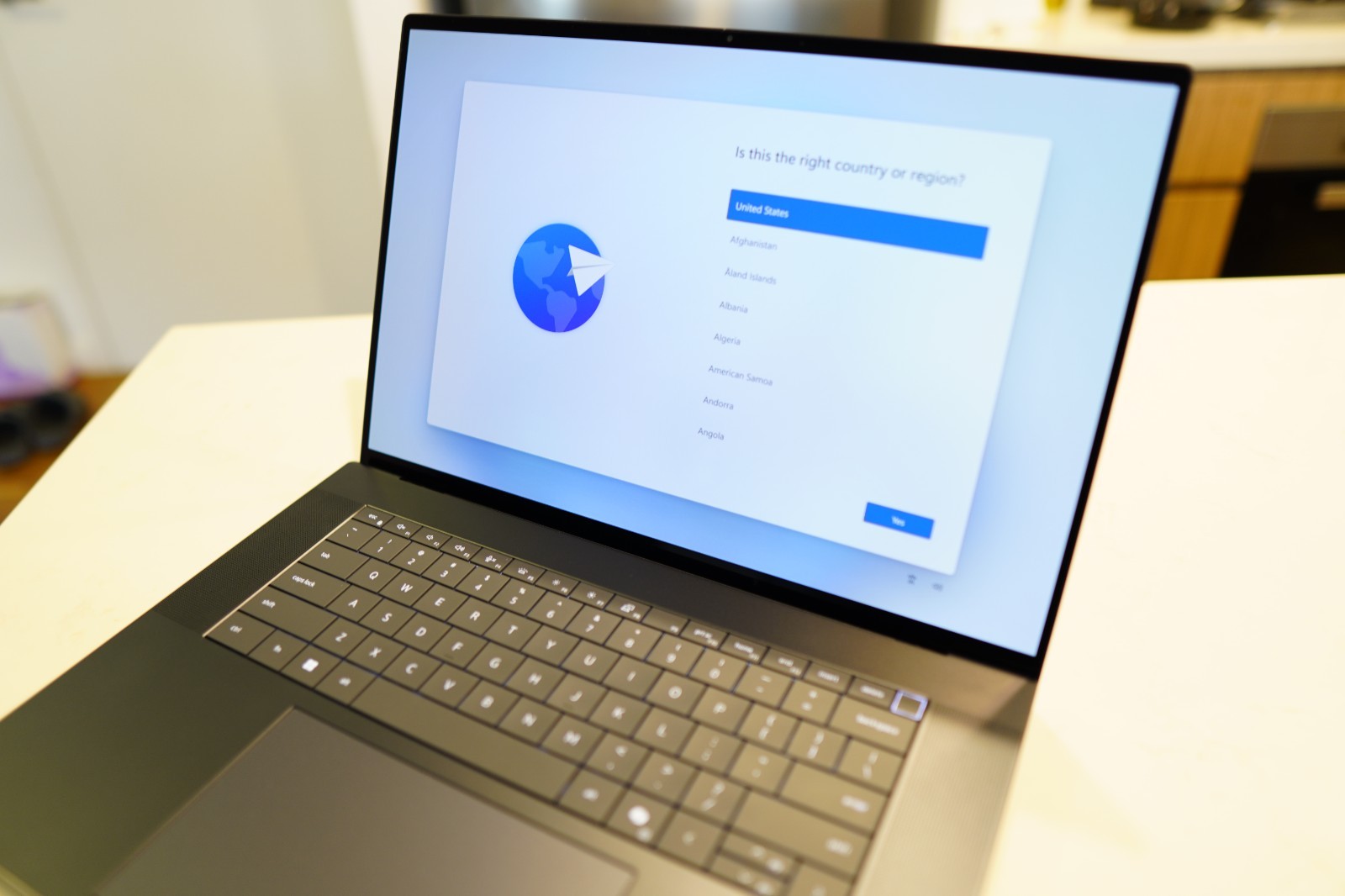 RRP$6472 *NEW* Dell PRO MAX PREMIUM 16″ 2TB 32GB *4K TANDEM OLED* Touch U7 WRNTY