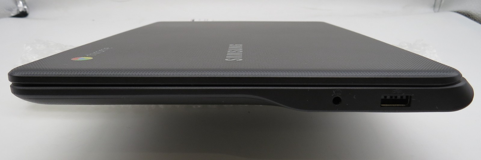 Samsung Chromebook-11.6″-Celeron-N3060@1.6GHz-2GB RAM-16GB internal-NO OS