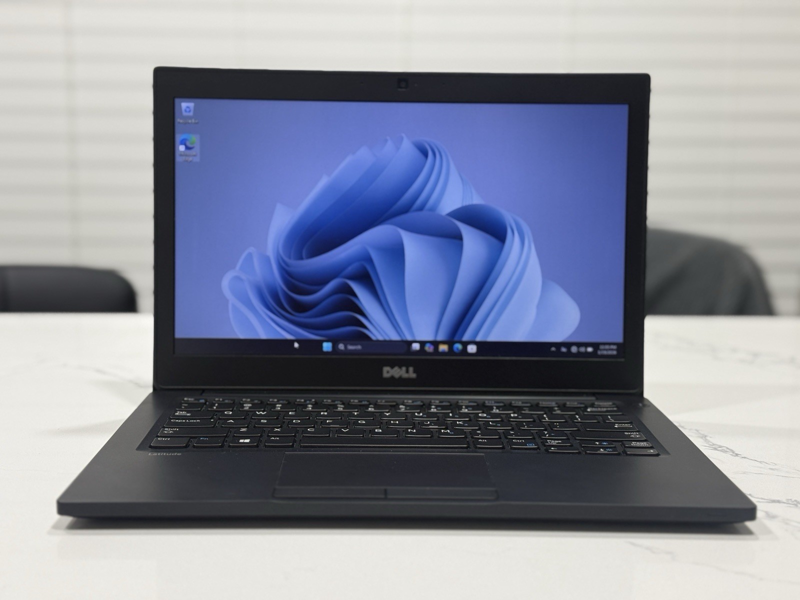 Dell Latitude 7280 13″ | Intel Core i5 | 8 GB RAM | 256 GB SSD | Windows 11 Pro