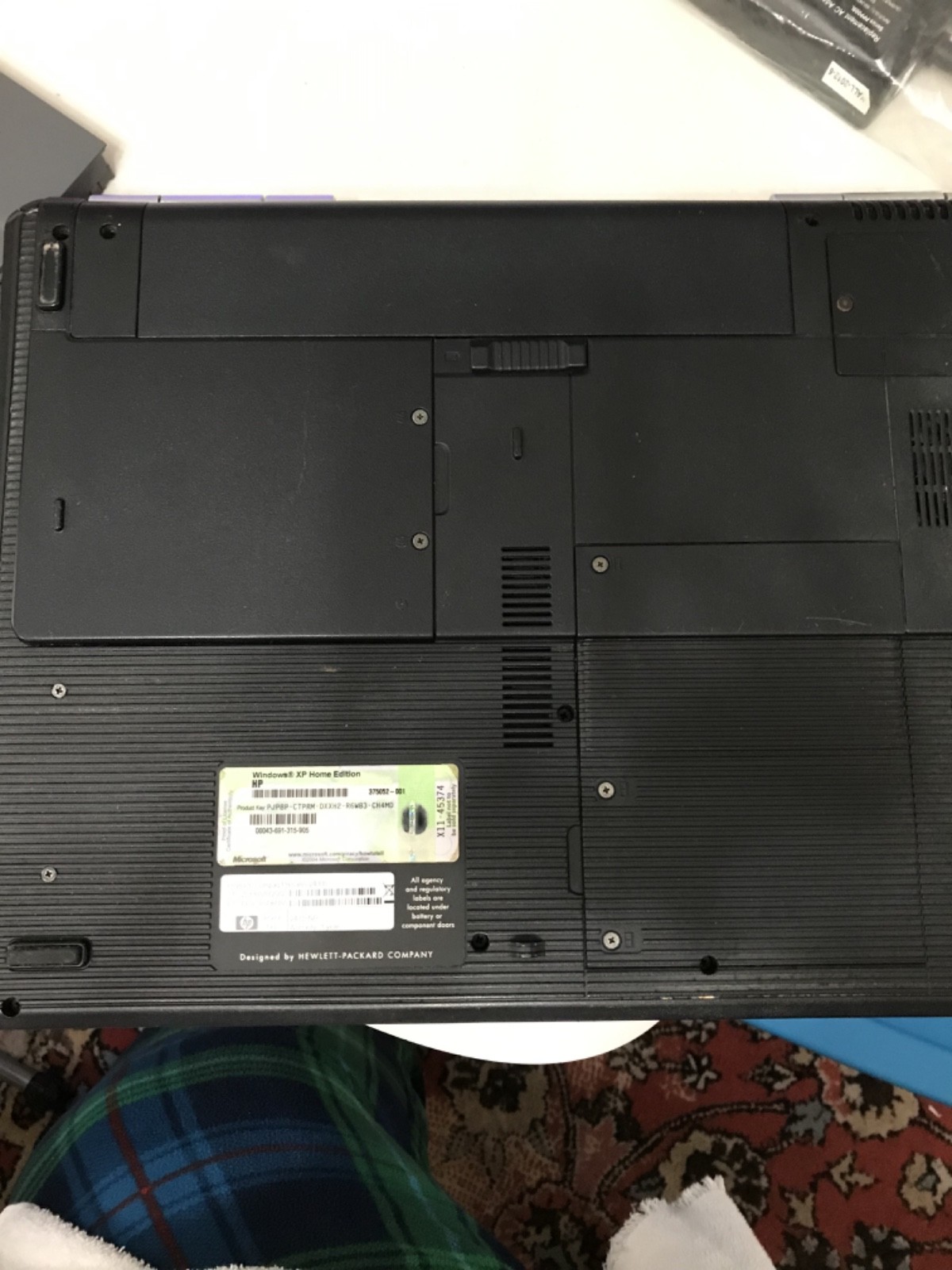 COMPAQ PRESARIO V4000 WITH CHARGER AND MANUAL AND EXTRA DISC DRIVE