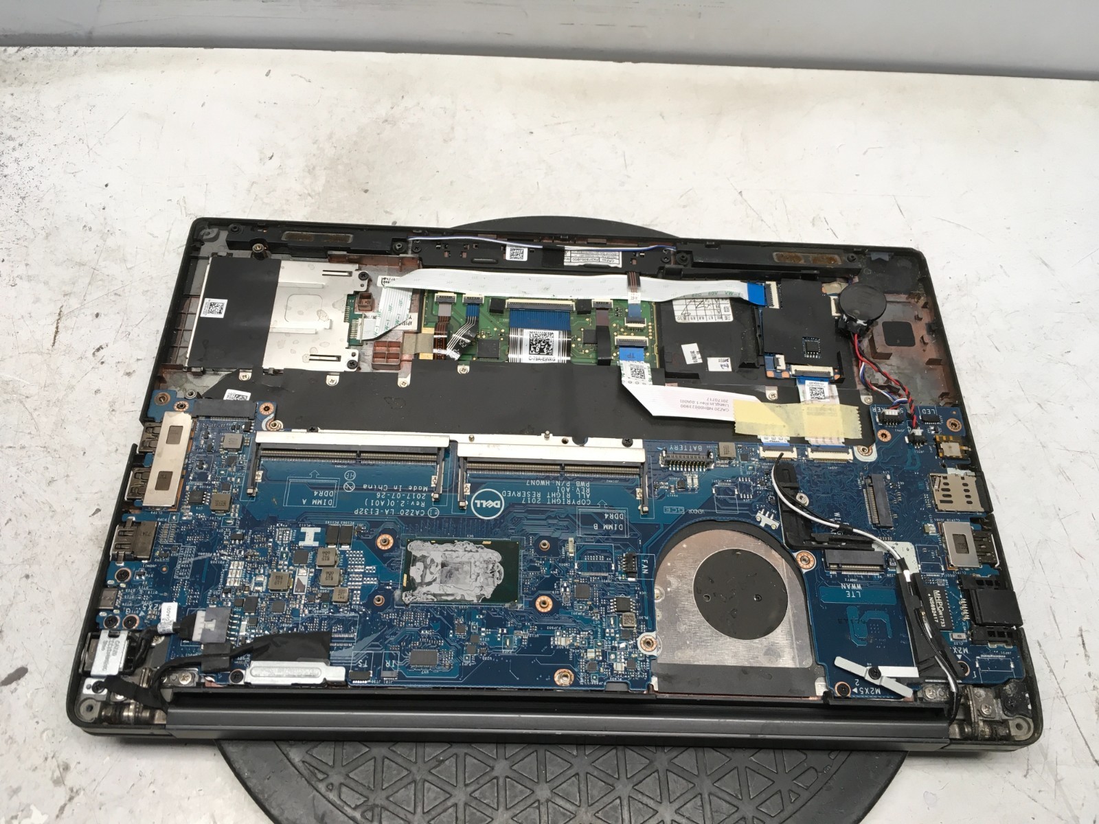 Dell Latitude Intel i5 7th Gen No RAM NO HDD