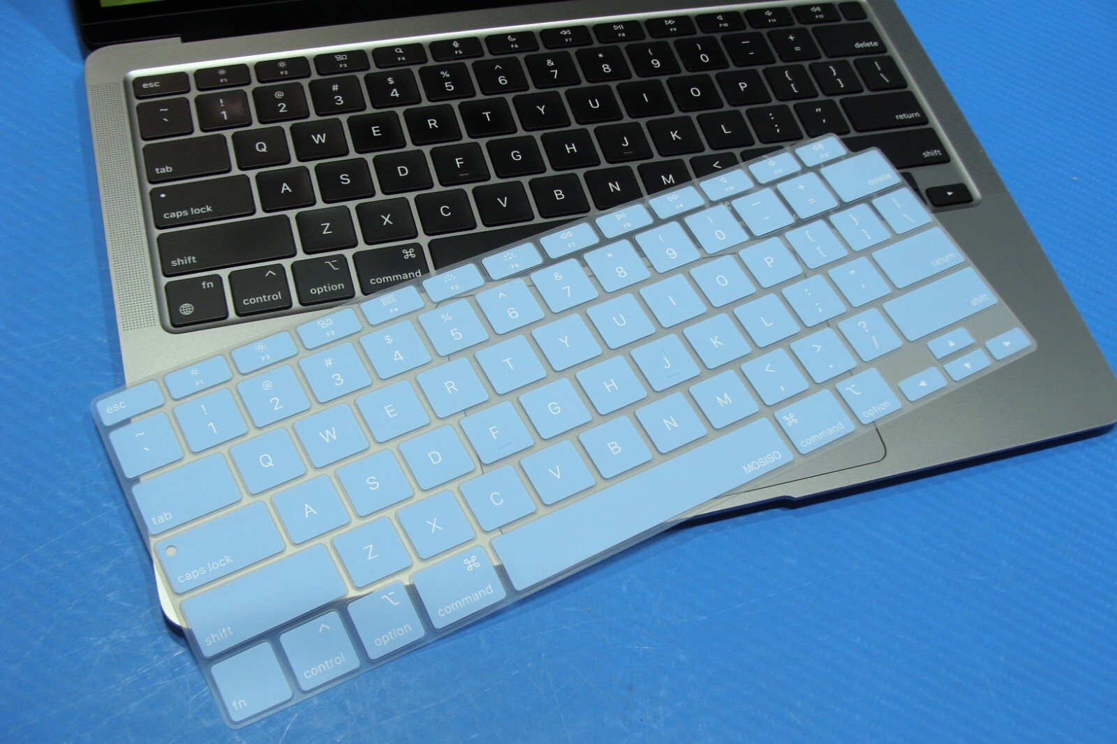 Apple MacBook Air A2337 13.3″ M1 2020 8CPU/7GPU 8GB 128GB MGN63LL/A +Charger