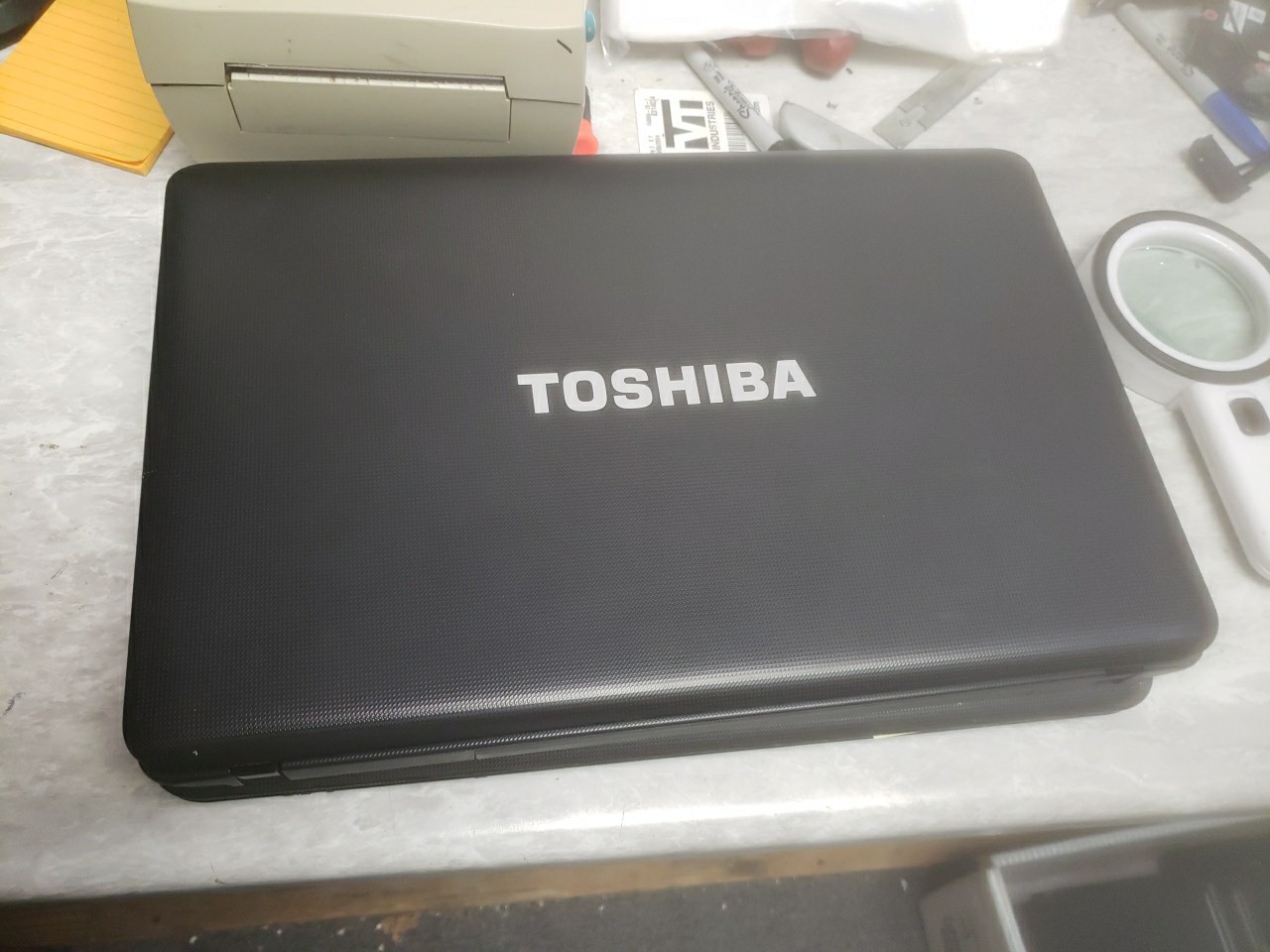 Toshiba Satellite C655D amd e300 1.30ghz 15″ Laptop 4 GB RAM free shipping