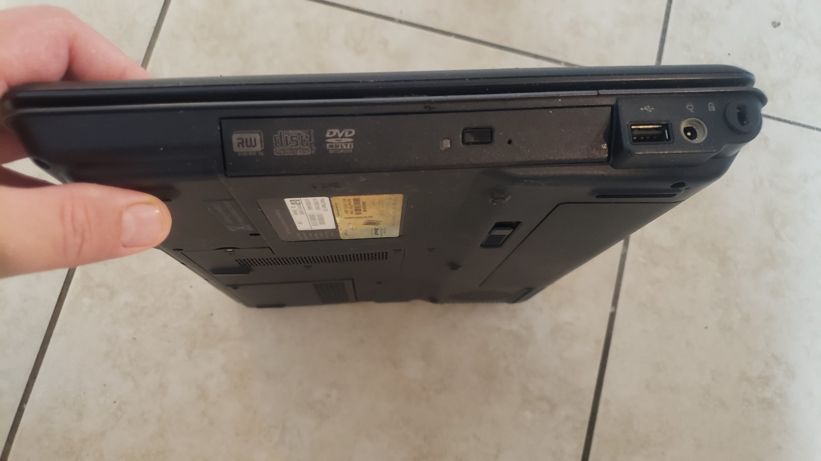 BROKEN Compaq Presario F700 Laptop AMD Athlon Dual Core Memory Parts Repair Only
