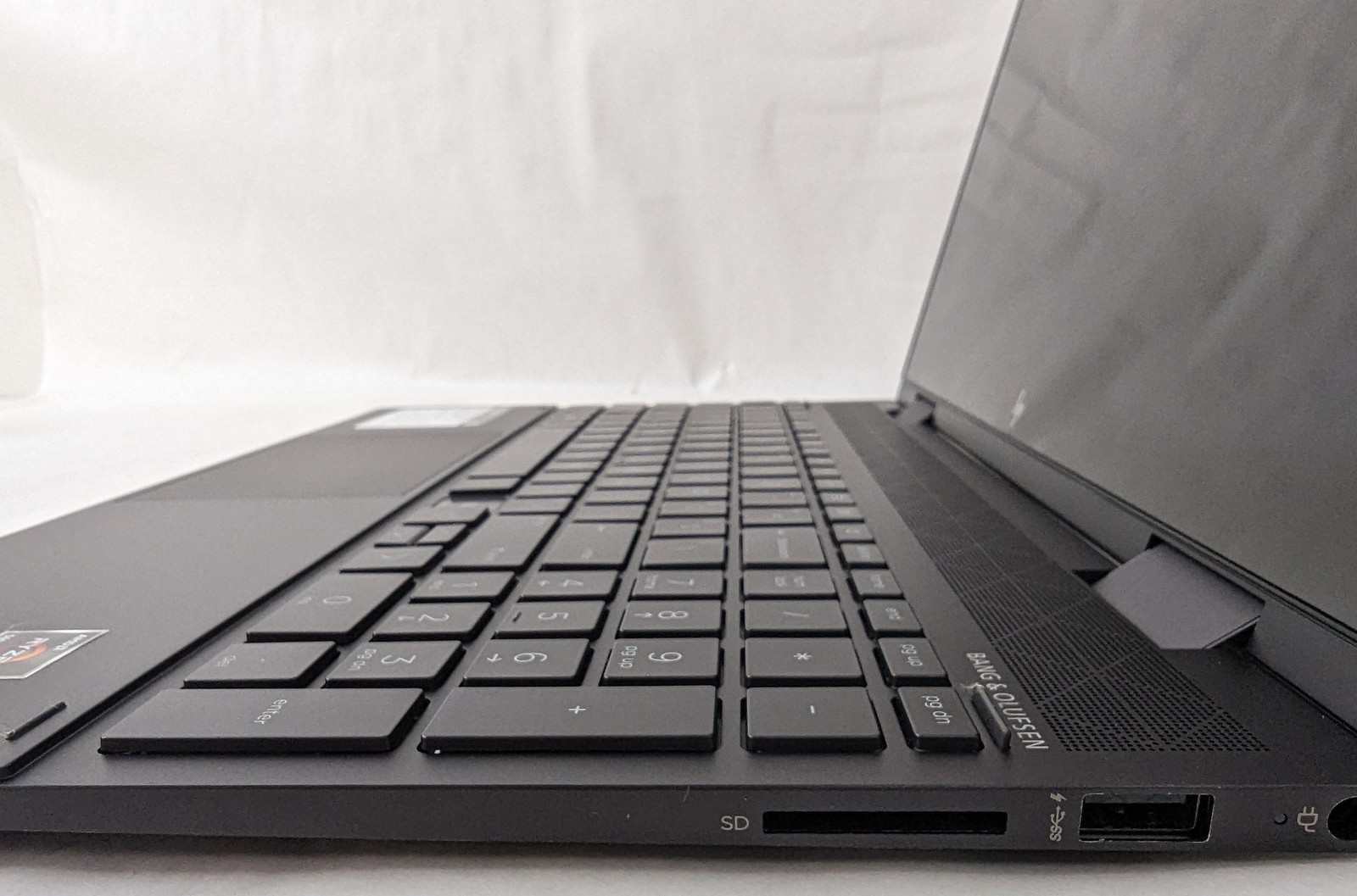 HP ENVY x360 15-ee1093cl 15.6″ FHD Touch Ryzen 7 5700U 12GB 512GB SSD 2in1 W11H