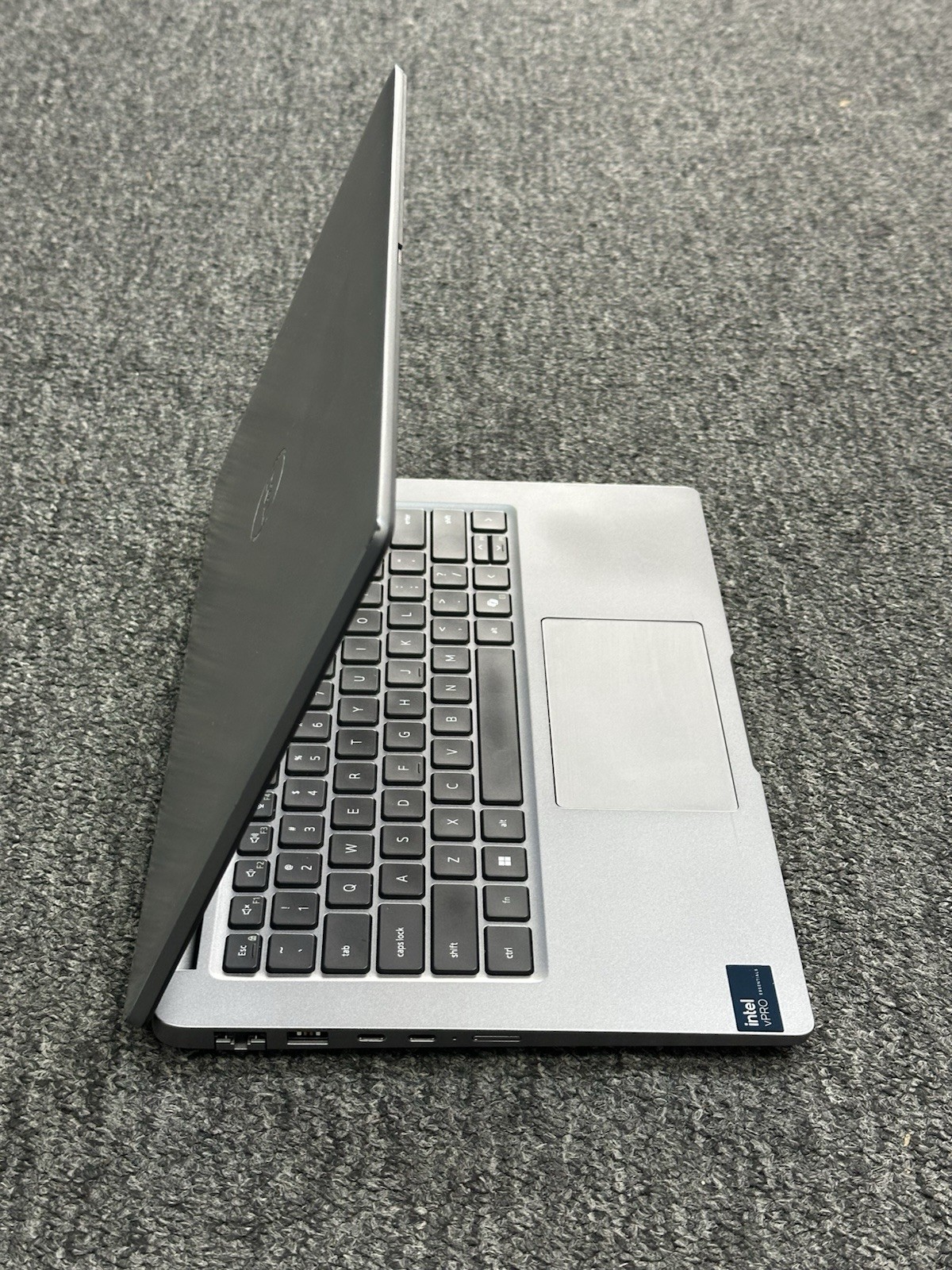 Dell Latitude 5450 – Core Ultra 5 125H – 32GB RAM – 512GB SSD