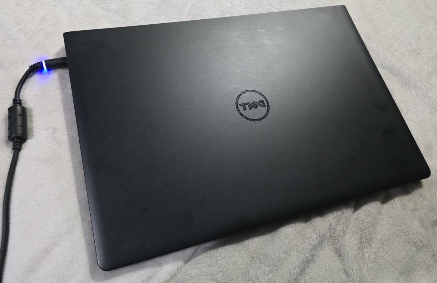 Dell Laptop Latitude 3570 BLACK Built-in Webcam w/ Power Adapter Working