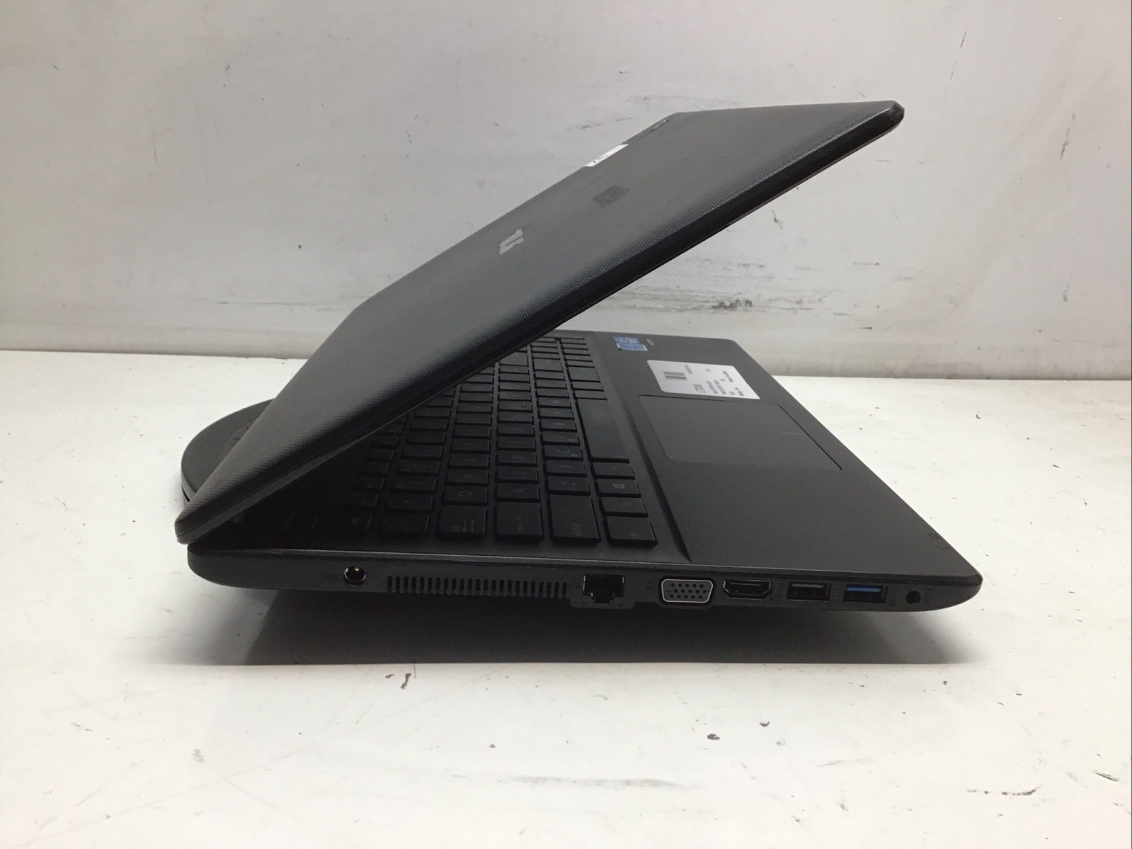 Asus X551CA-XS31 Intel i3-3217U 1.8GHz 4 GB NO HDD