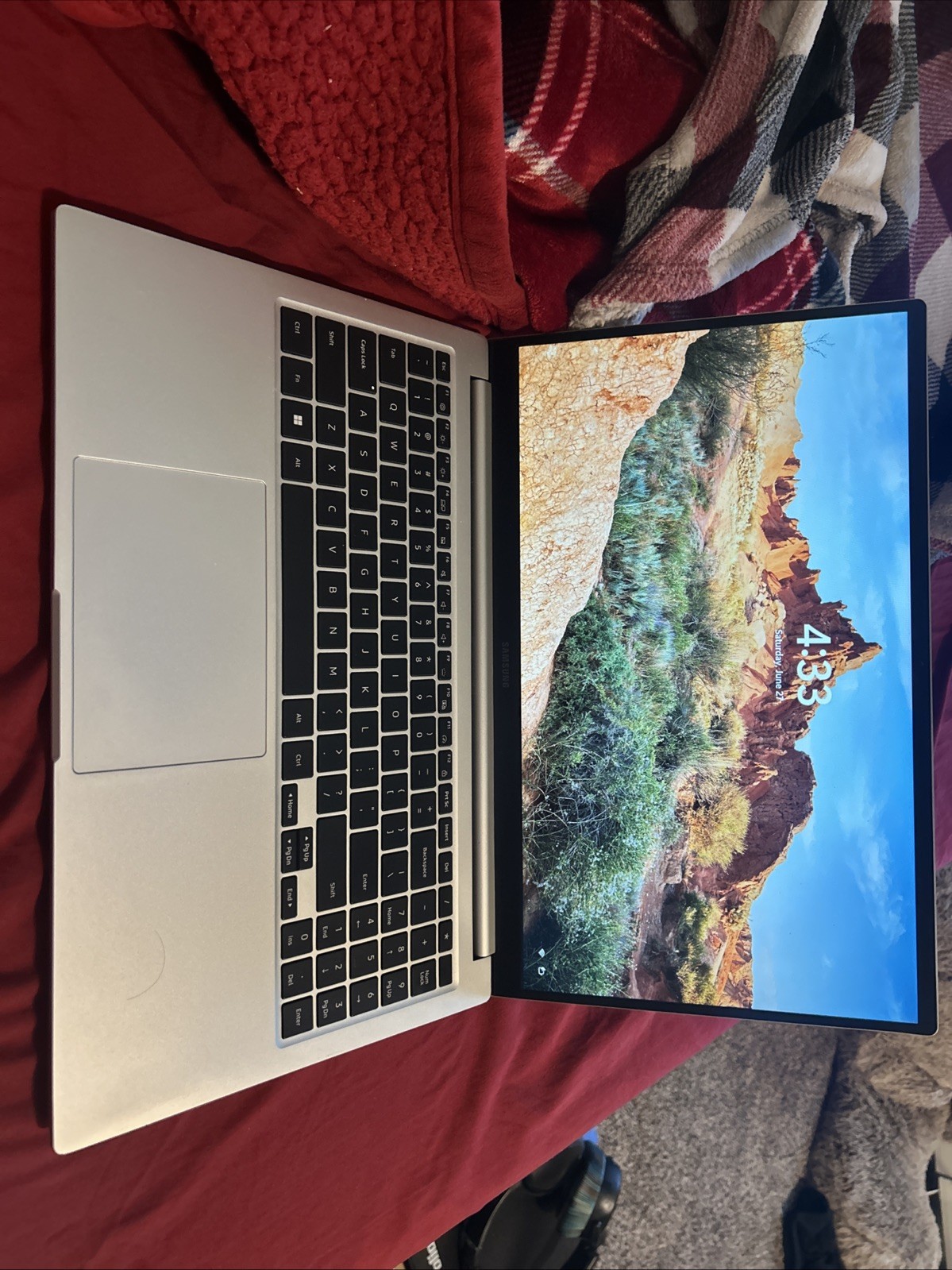 Samsung Galaxy Book3 Laptop 15.6 Intel Xe Graphics 16GB RAM