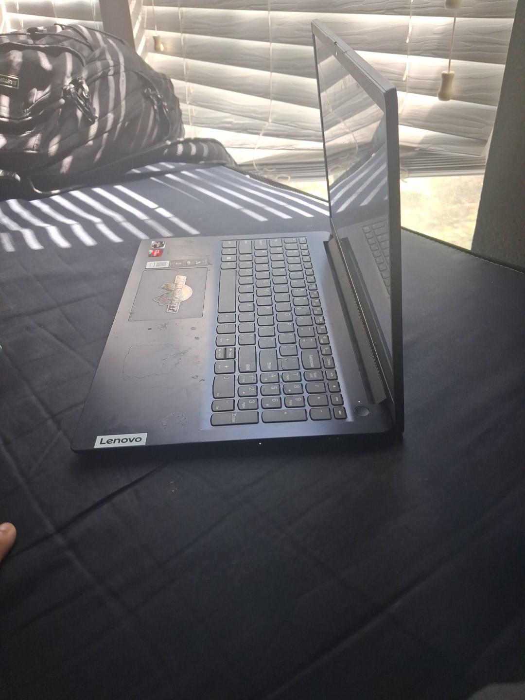 Lenovo IdeaPad 1 15.6” (256GB SSD AMD Ryzen 3 7320U 2.4GHz 8GB RAM)