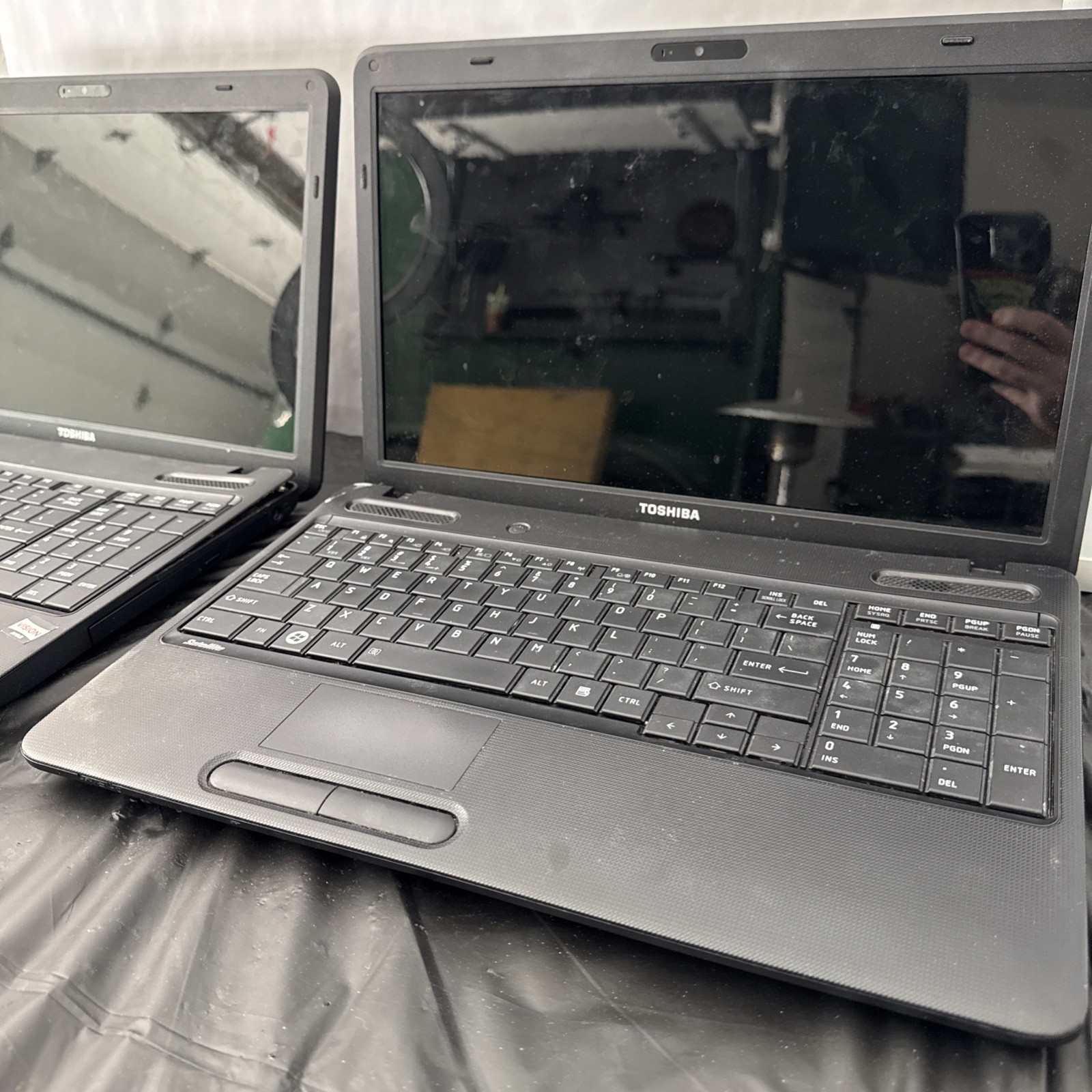 Two Toshiba Satellite C655D-S5300 Laptop Not Working Parts Only. No Power Cords