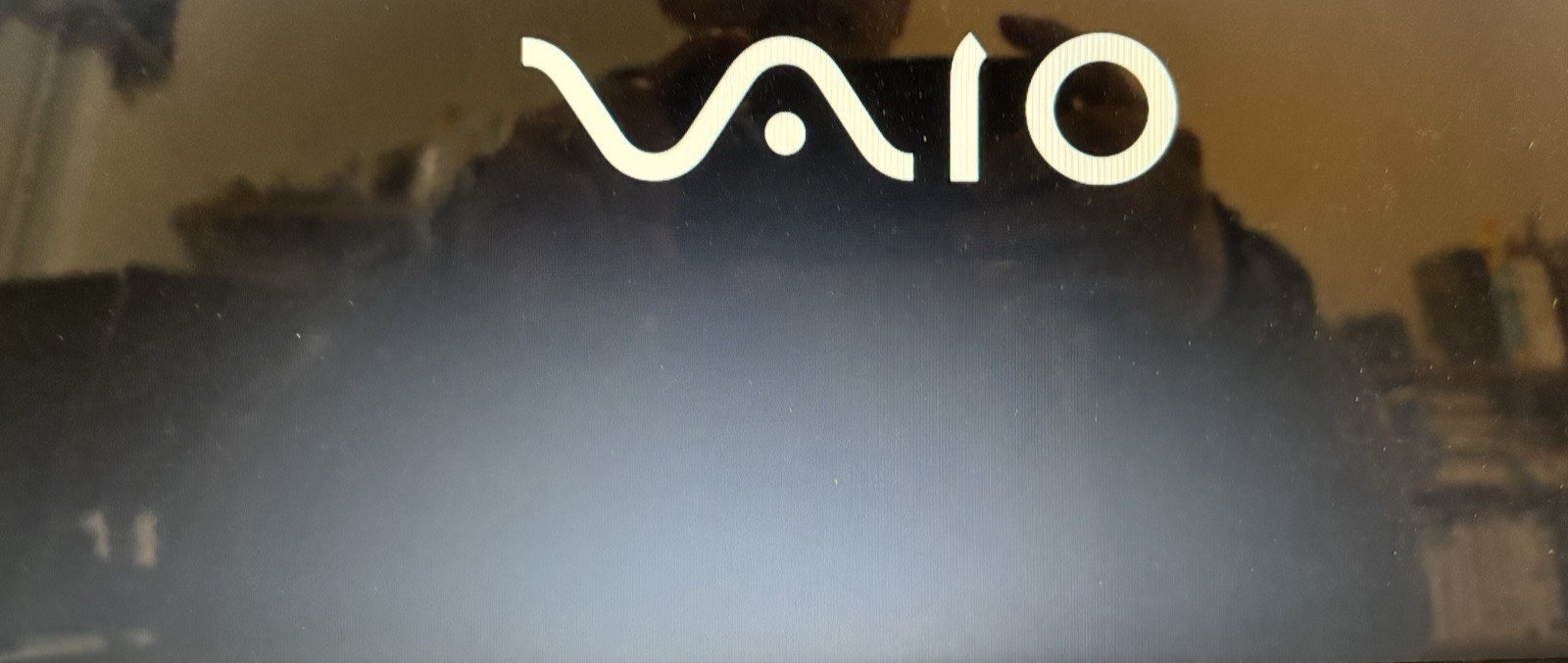 Sony VAIO PCG-7154L 3GB RAM Boots to Ubuntu. No battery.