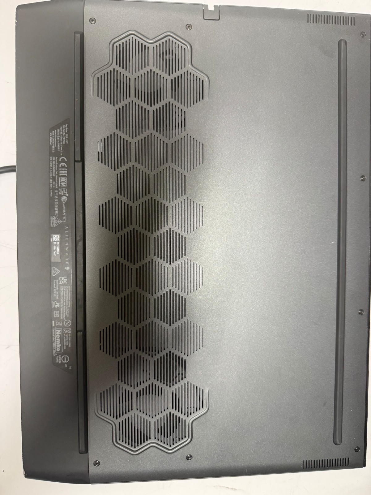 Dell Alienware M15 R3 Intel i7 10750H AMD RX 5500M 16GB RAM 512 GB NVME SSD