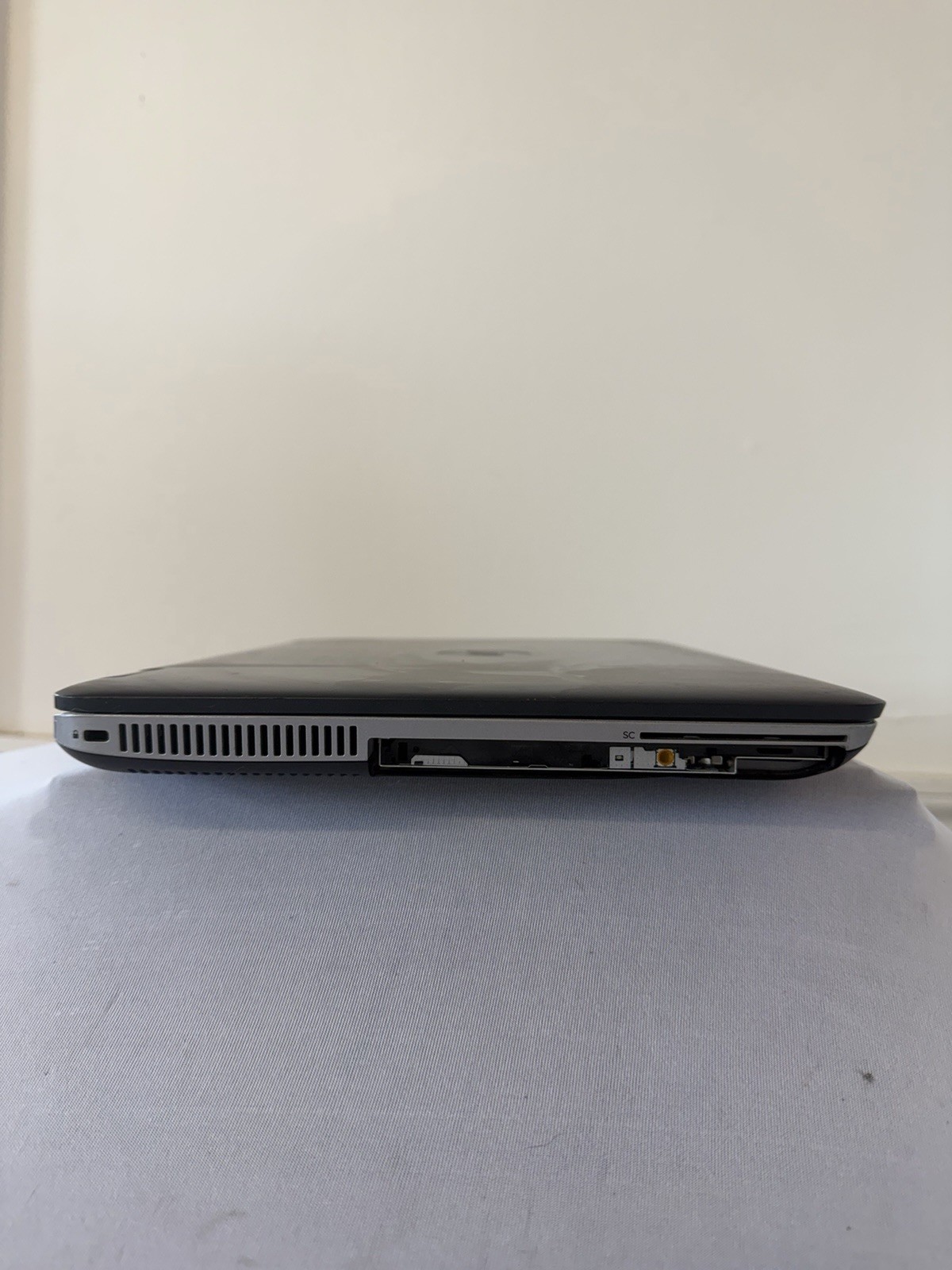 HP Probook 640 G2 Laptop – Good Screen – Intel i3-6100 – RAM 4 GB – Read Des