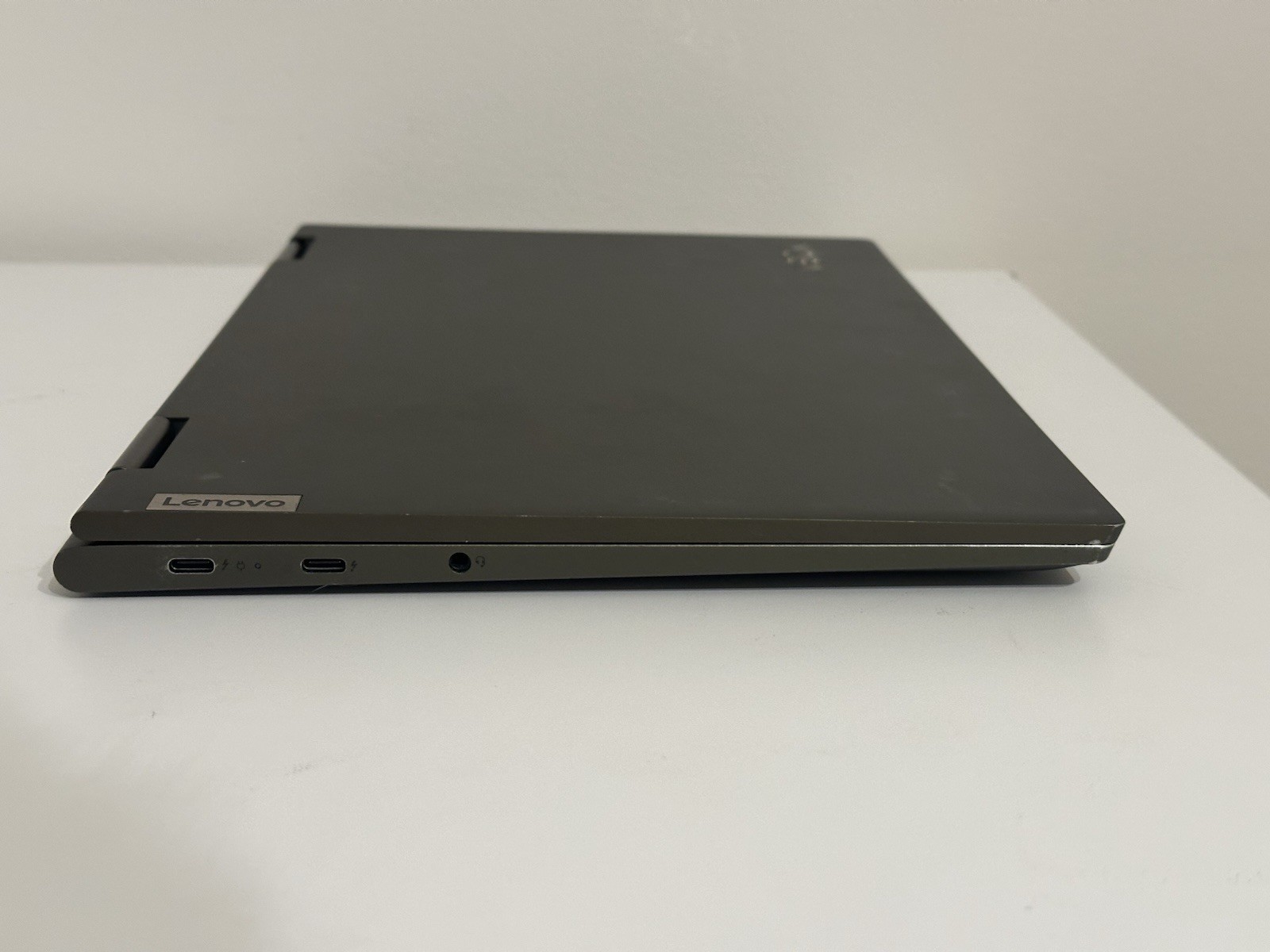 Lenovo Yoga 7 14ITL5 i5-1135G7 12GB RAM 512GB SSD 14” Touch – Hinge Issue