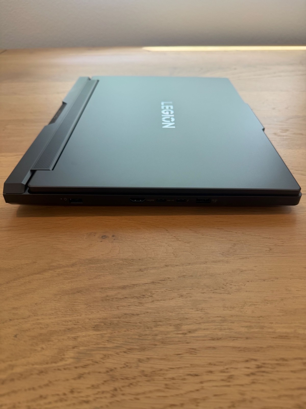 Lenovo Legion 7i RTX 5090 64GB 2TB 16″ Intel Ultra 9 (Mint Condition) Warranty