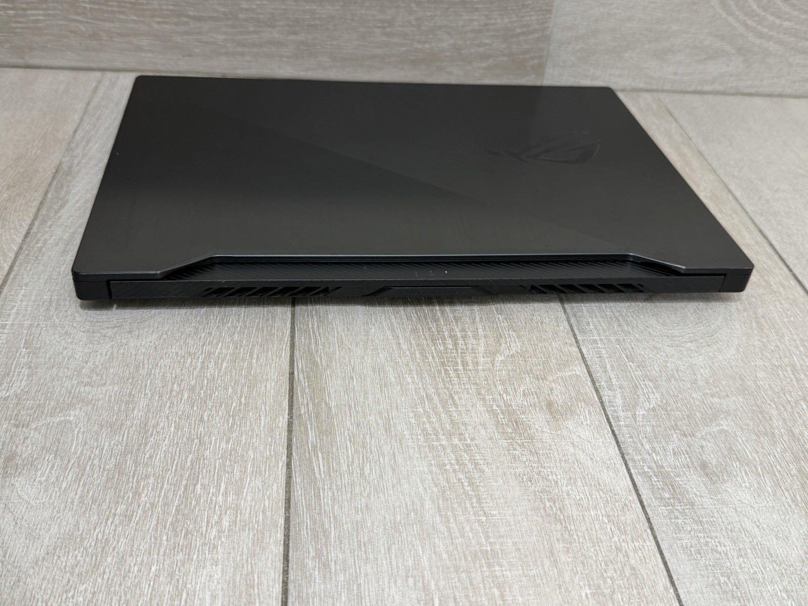 Asus ROG Zephyrus GU502D 15.6″ Ryzen 7-3750H GeForce GTX 1660 Ti 16GB RAM 512GB