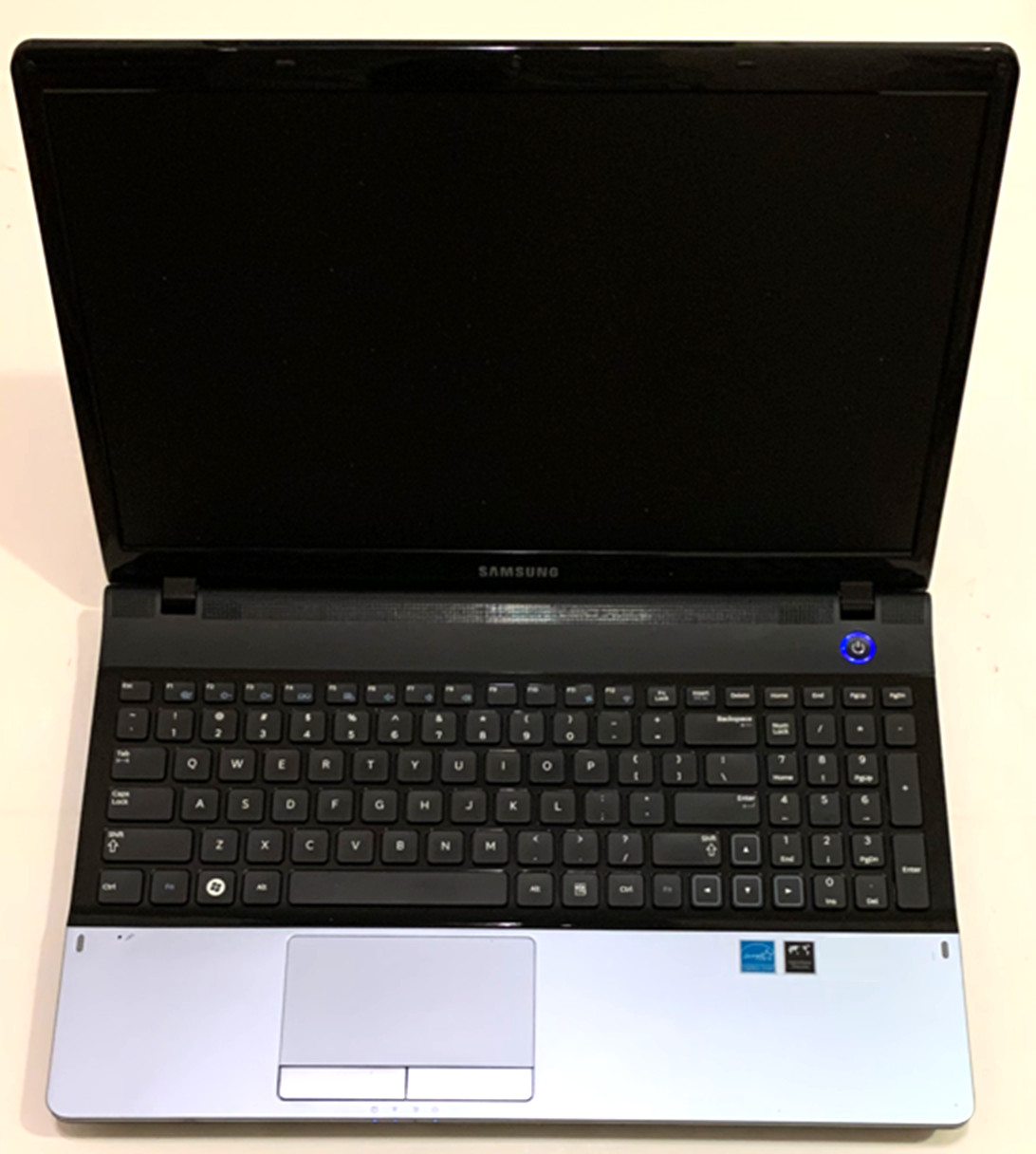 Samsung NP300E5C-A0BUS 15.6″ WIN 11 ACTIVATED Pentium 2.2GHz 8GB RAM 500GB HDD